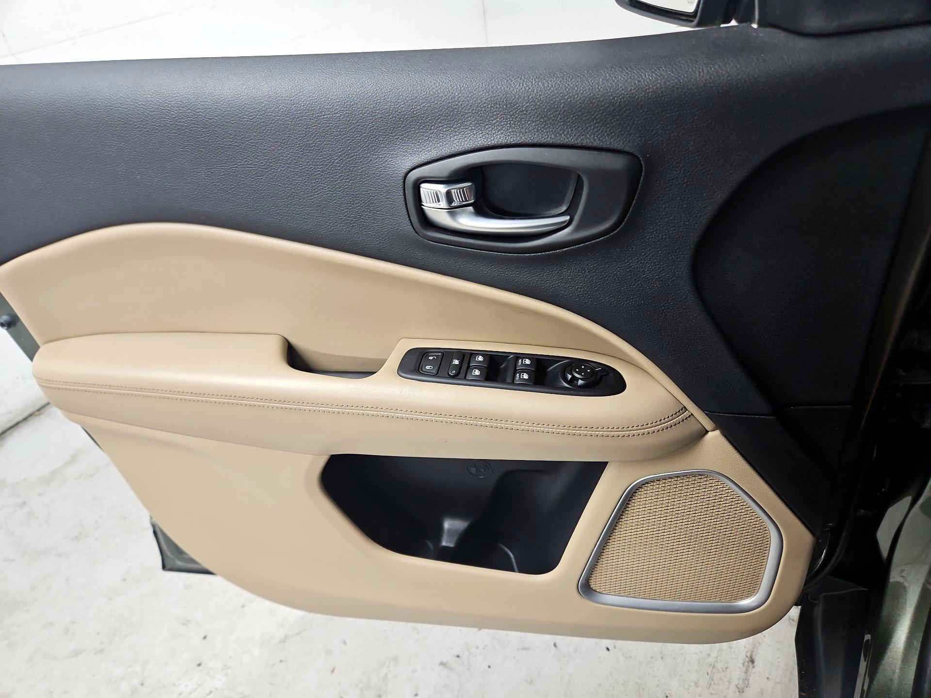 Thumbnail: 2019 Jeep Compass - 12