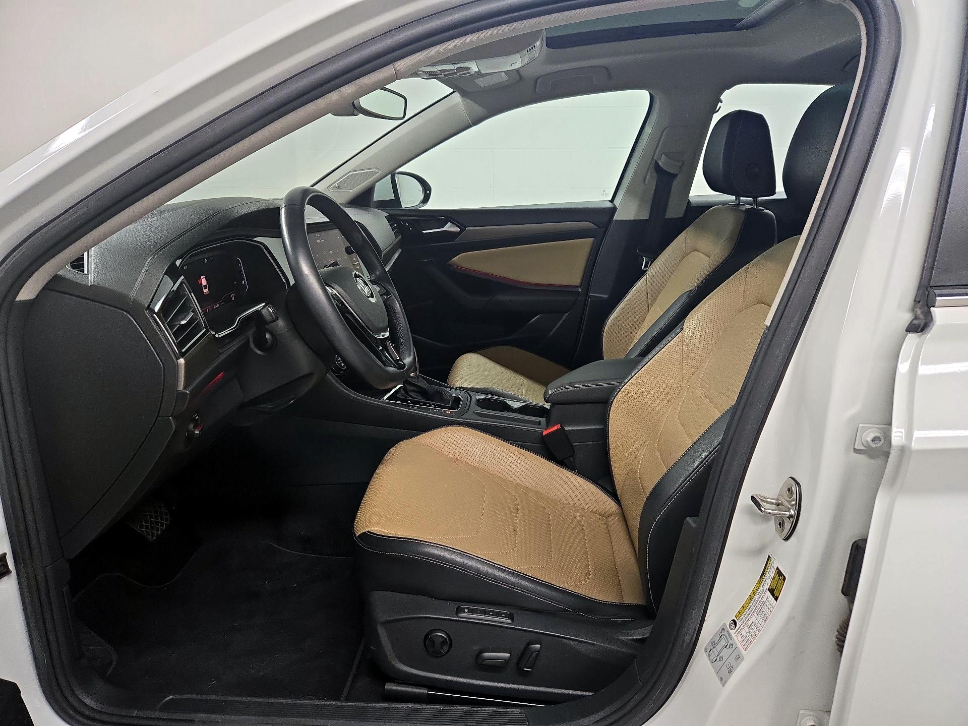 Thumbnail: 2019 Volkswagen Jetta - 11