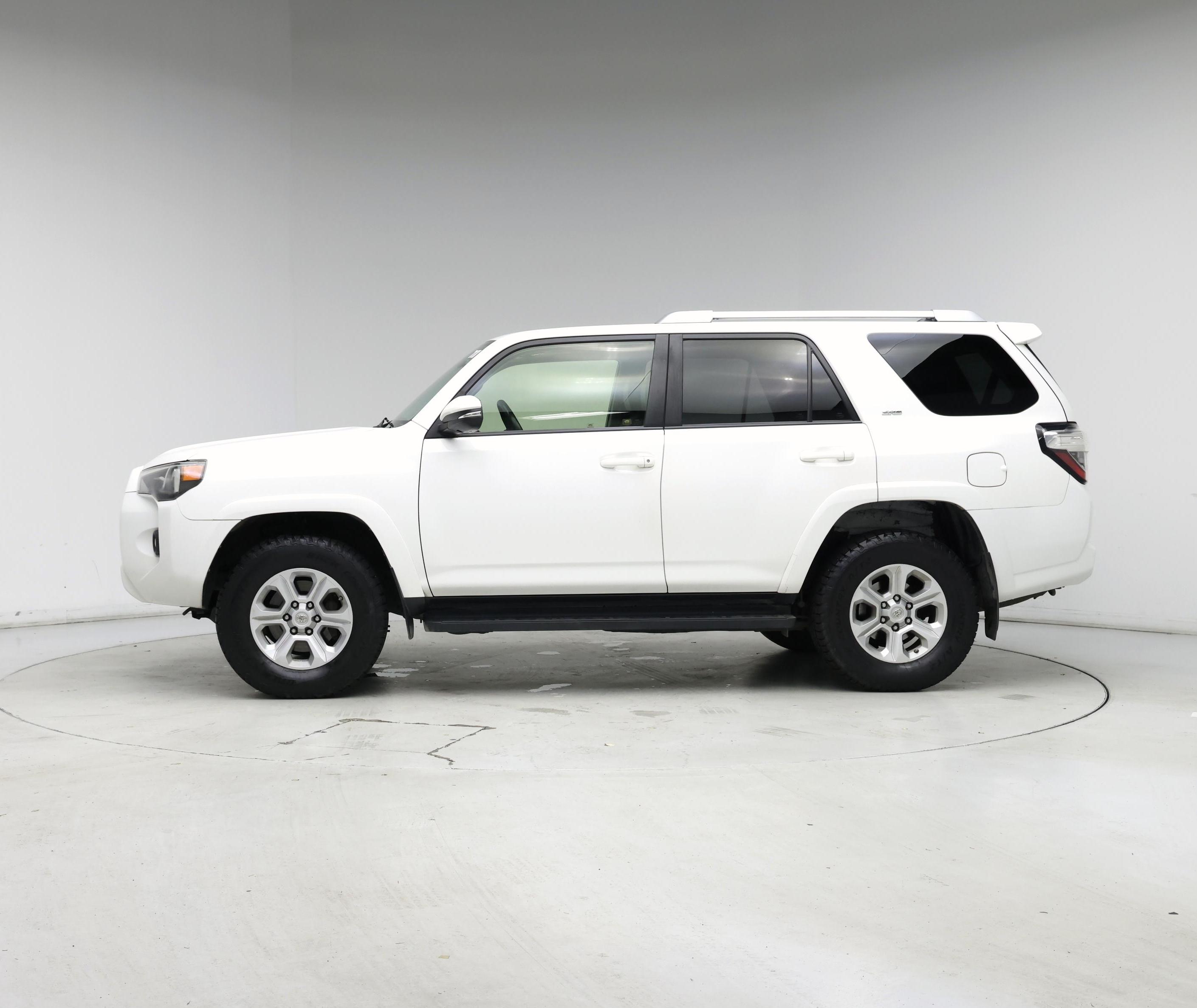 Thumbnail: 2018 Toyota 4Runner - 3