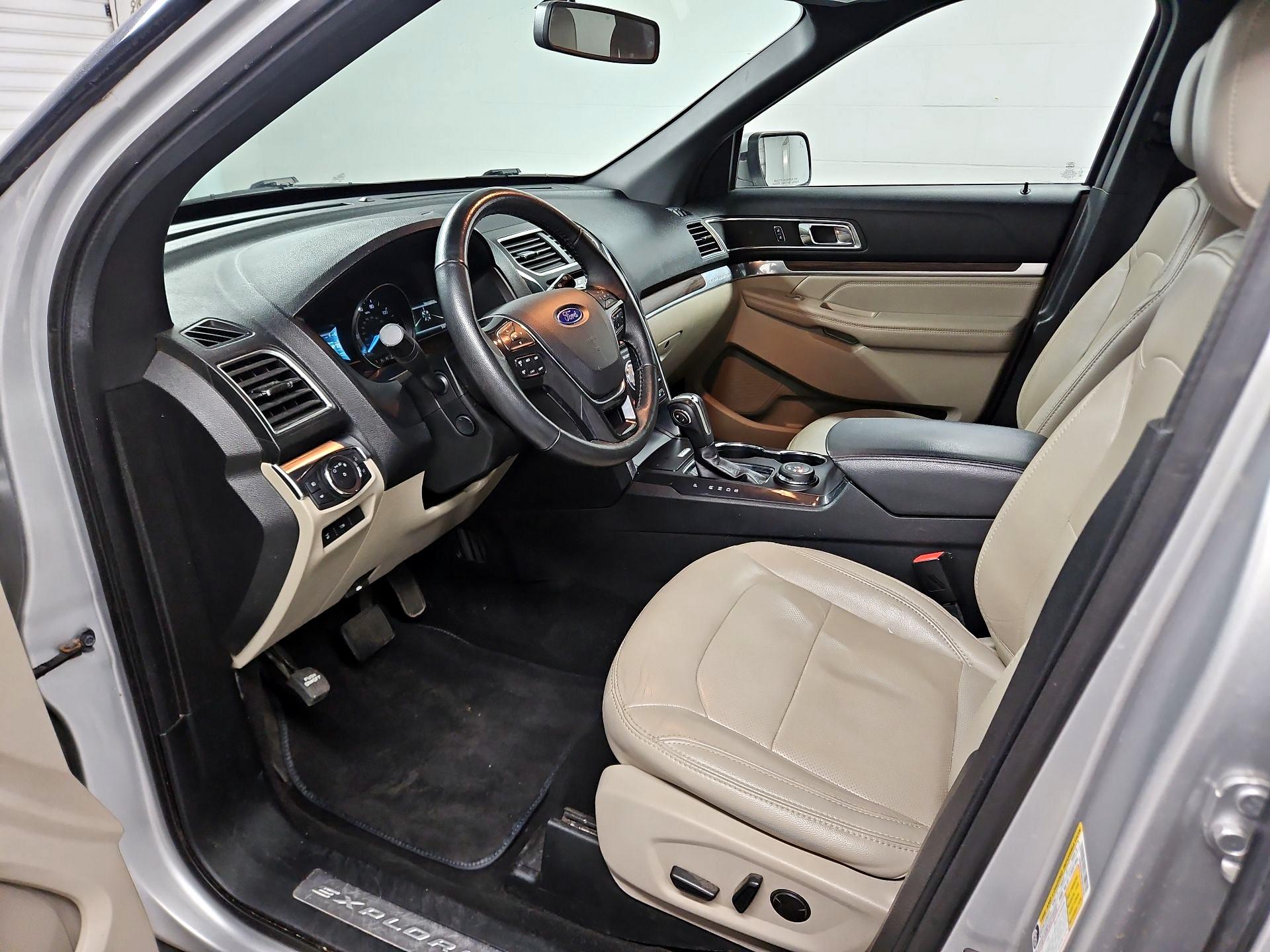 Thumbnail: 2019 Ford Explorer - 11