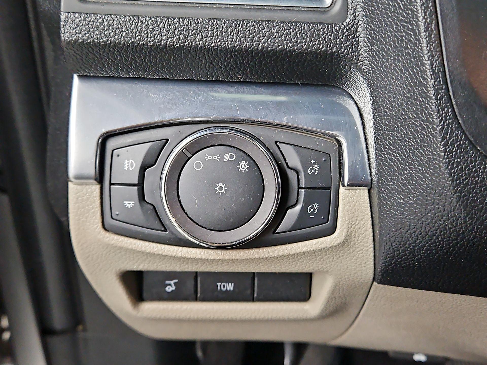 Thumbnail: 2019 Ford Explorer - 13