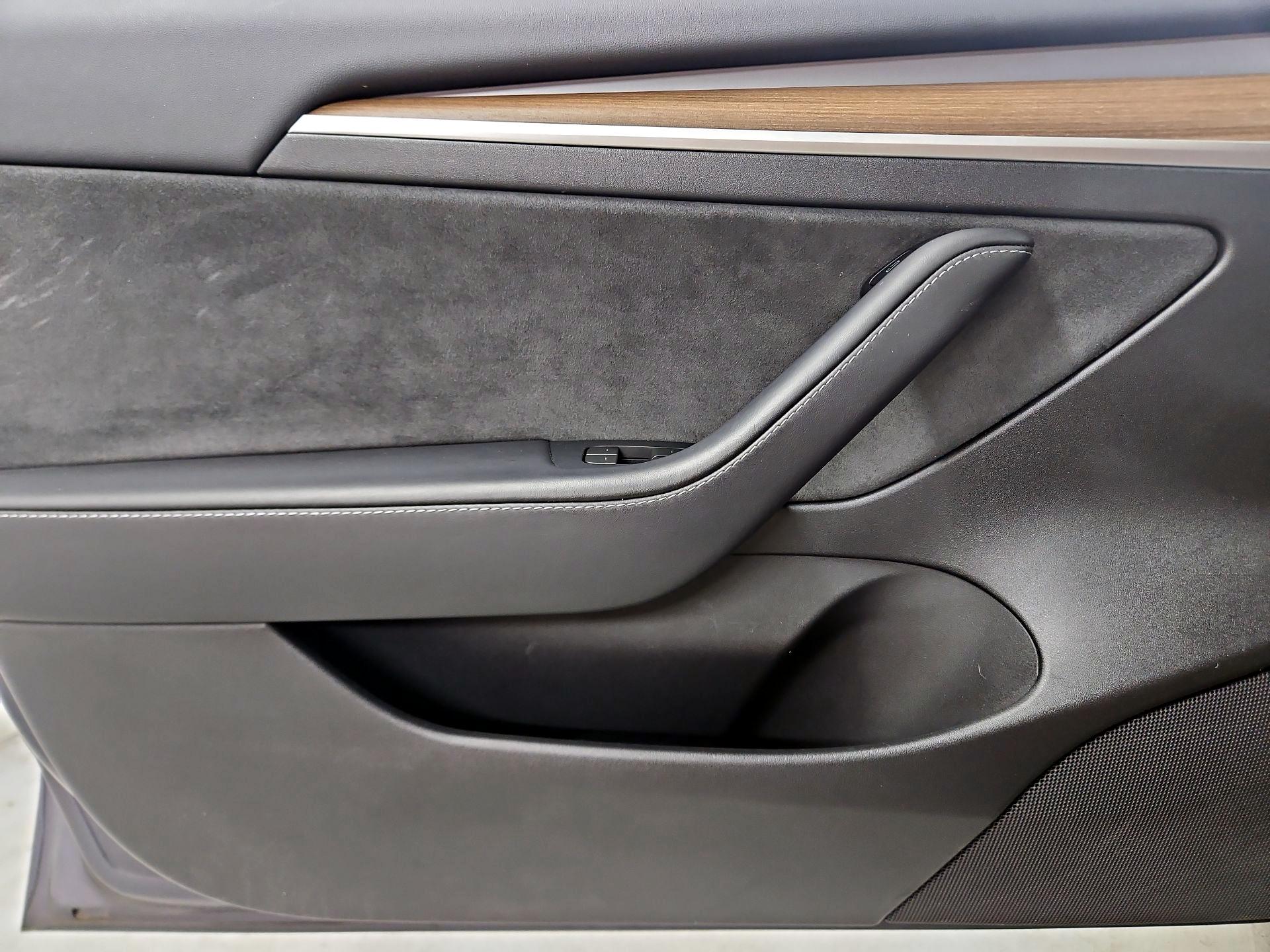 Thumbnail: 2023 Tesla Model 3 - 12
