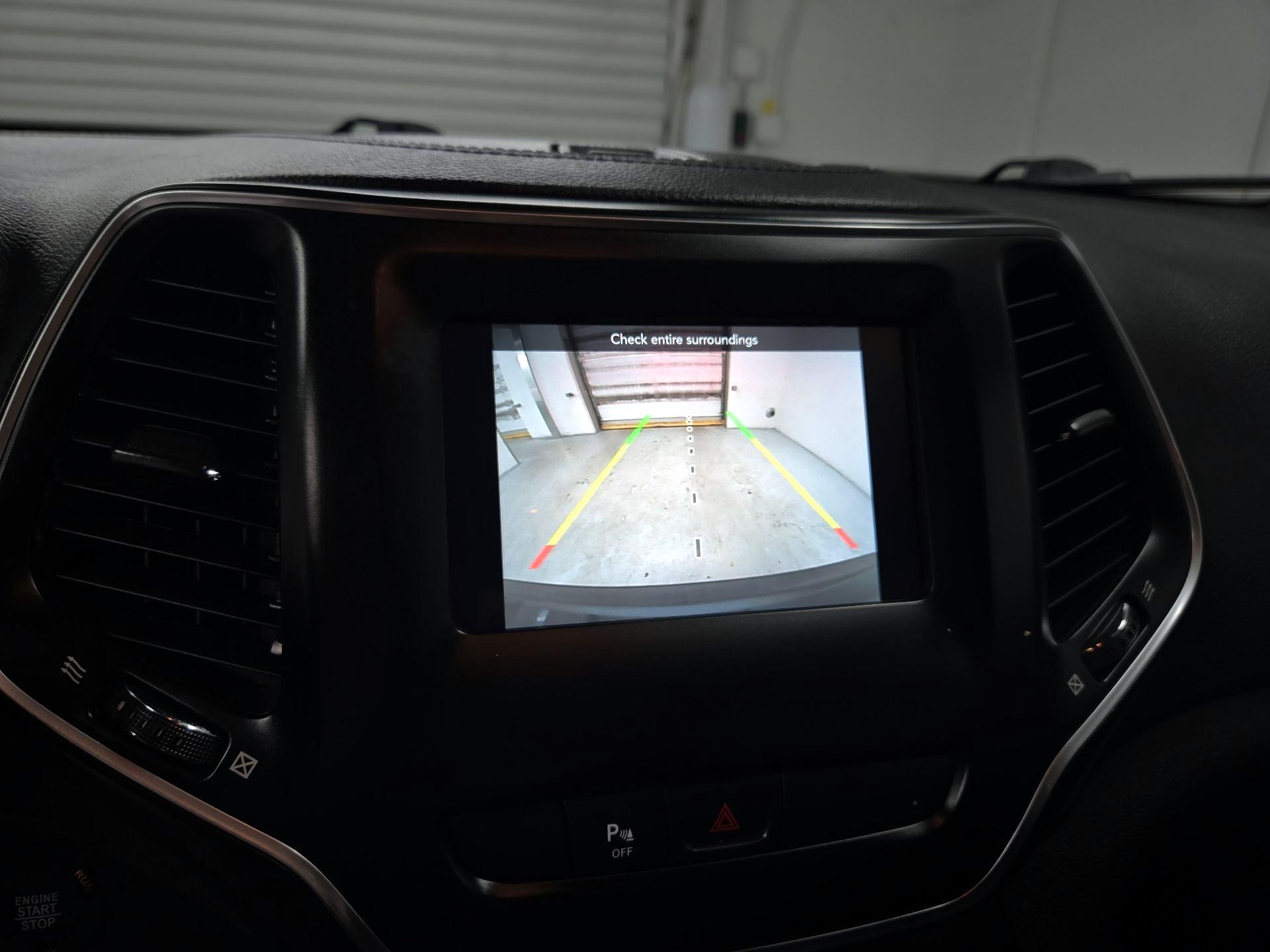 Thumbnail: 2020 Jeep Cherokee - 14