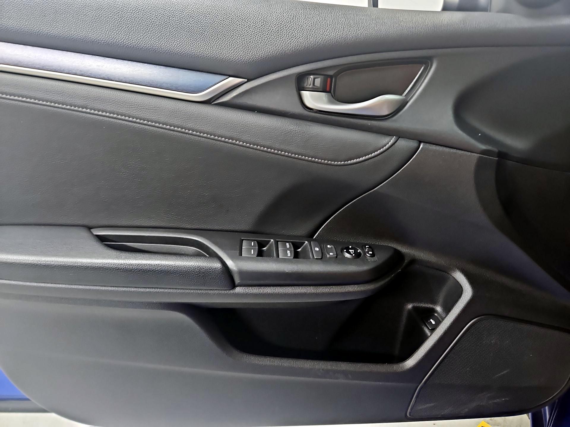 Thumbnail: 2017 Honda Civic - 12
