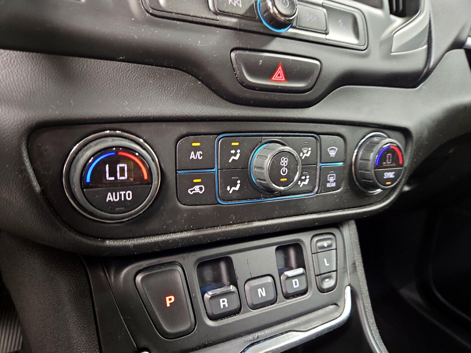 Thumbnail: 2020 GMC Terrain - 16