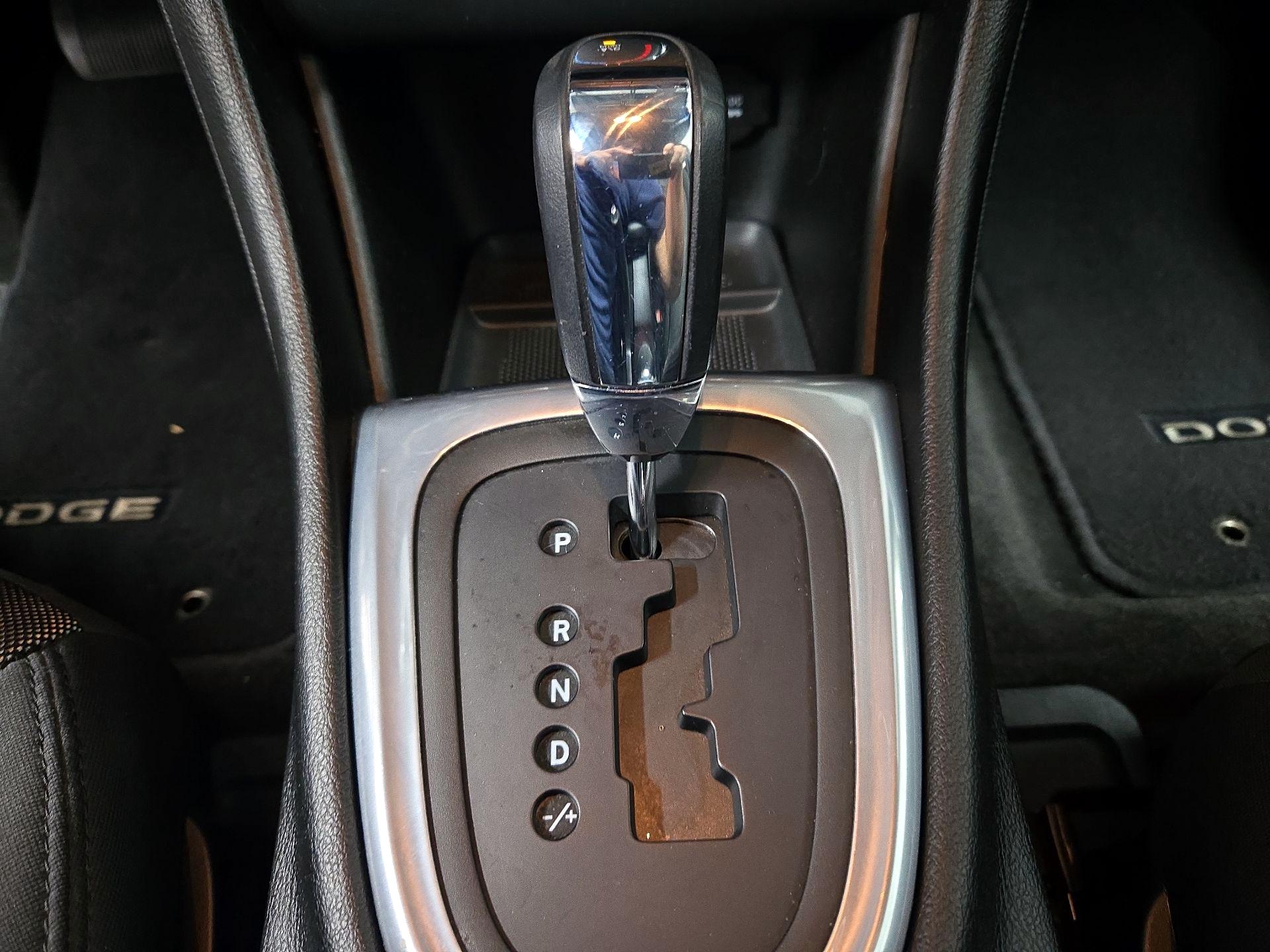 Thumbnail: 2013 Dodge Avenger - 16