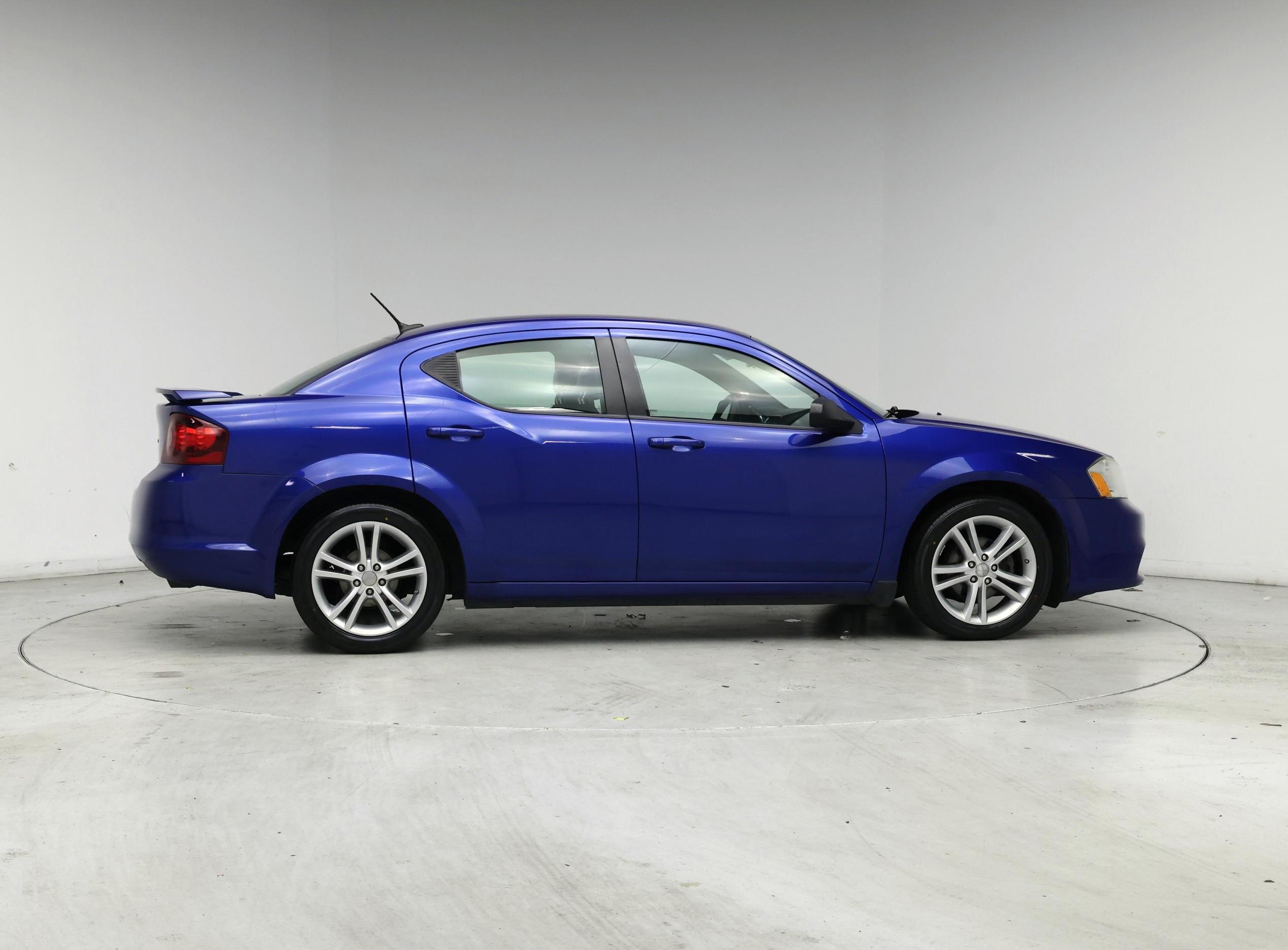 Thumbnail: 2013 Dodge Avenger - 7
