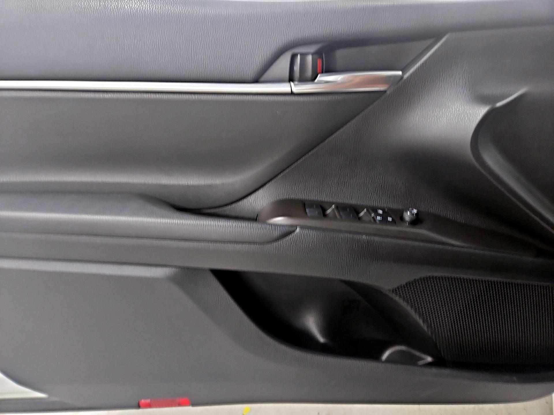 Thumbnail: 2022 Toyota Camry - 12