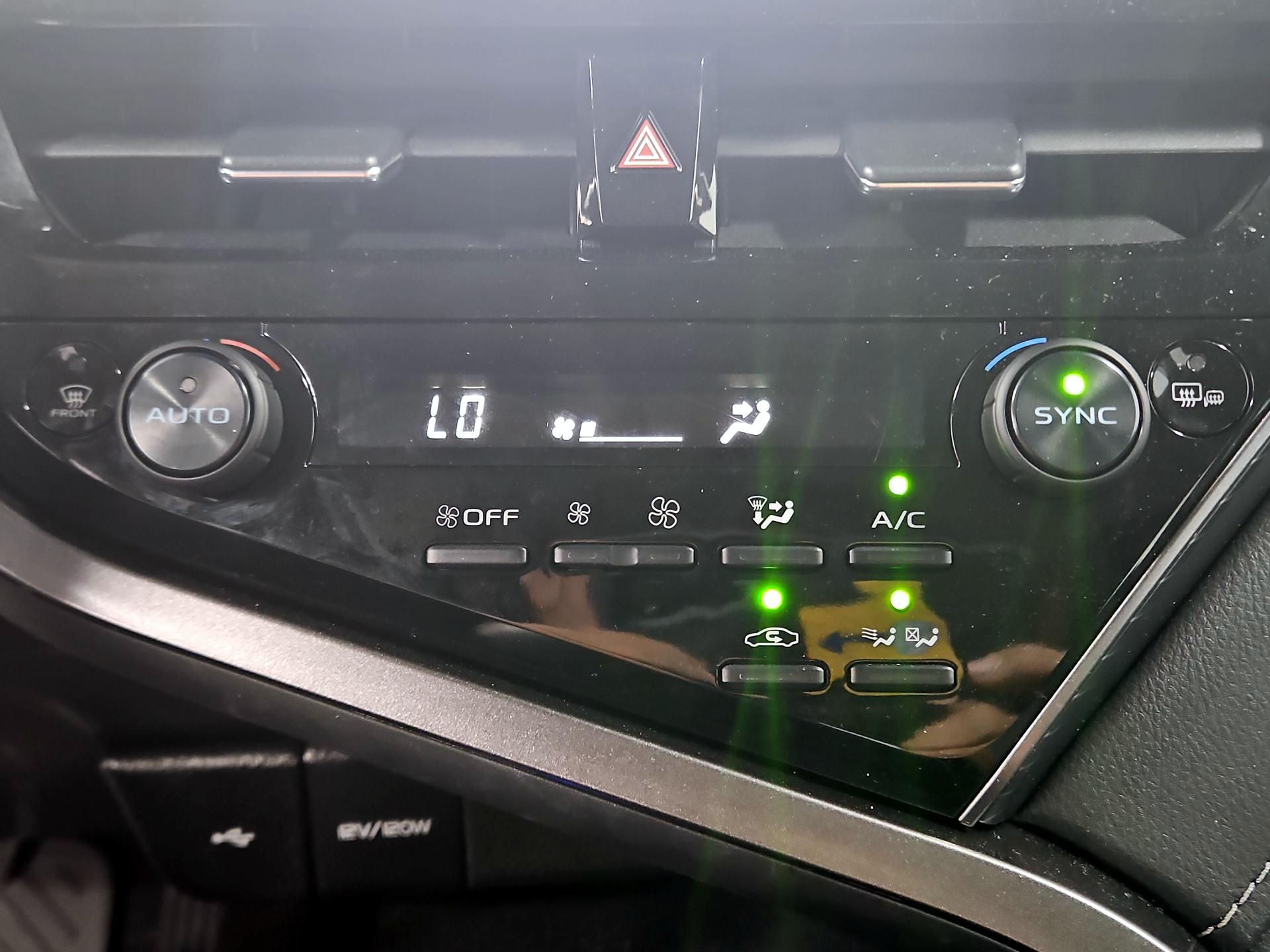 Thumbnail: 2022 Toyota Camry - 16