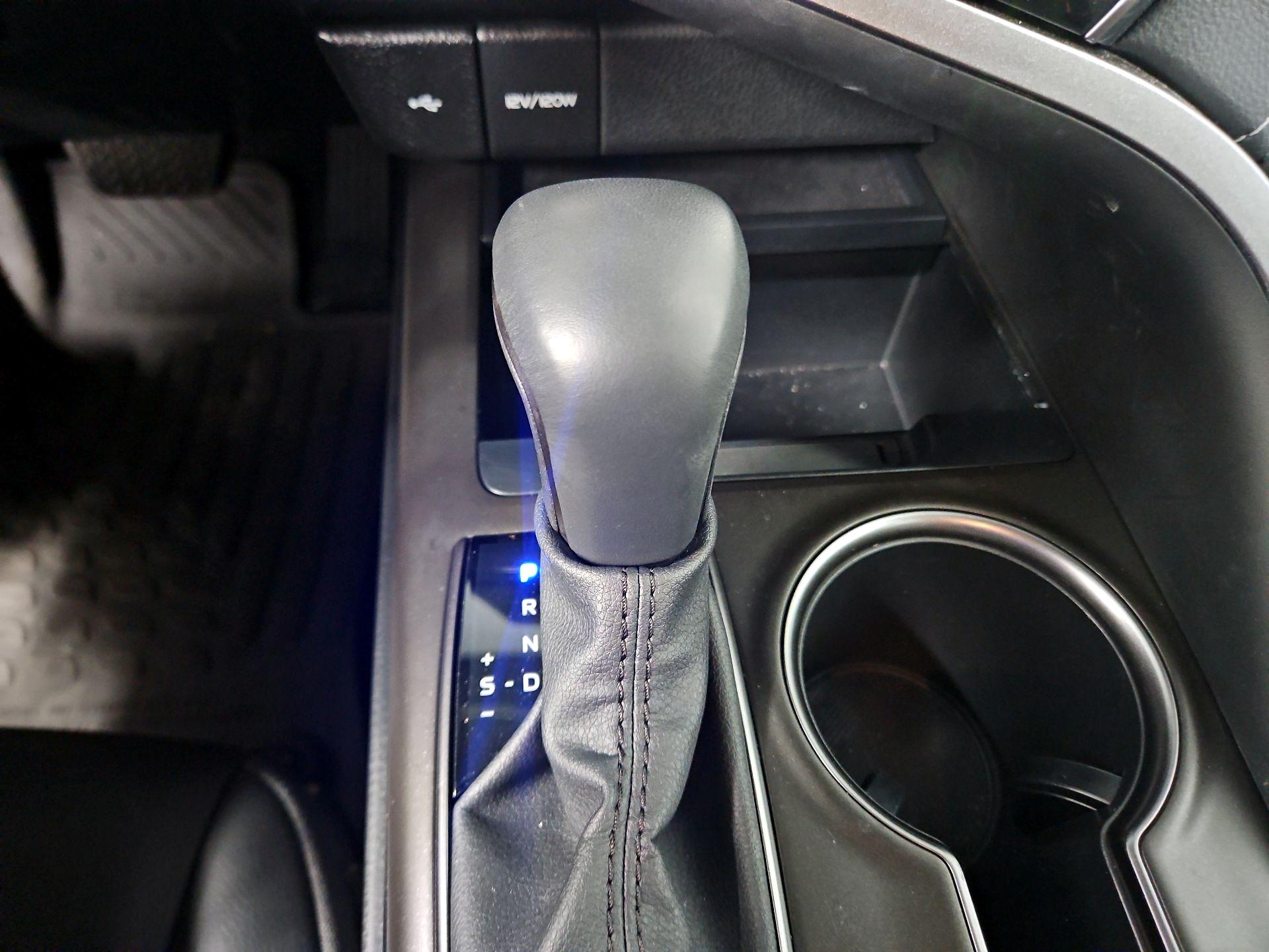Thumbnail: 2022 Toyota Camry - 17