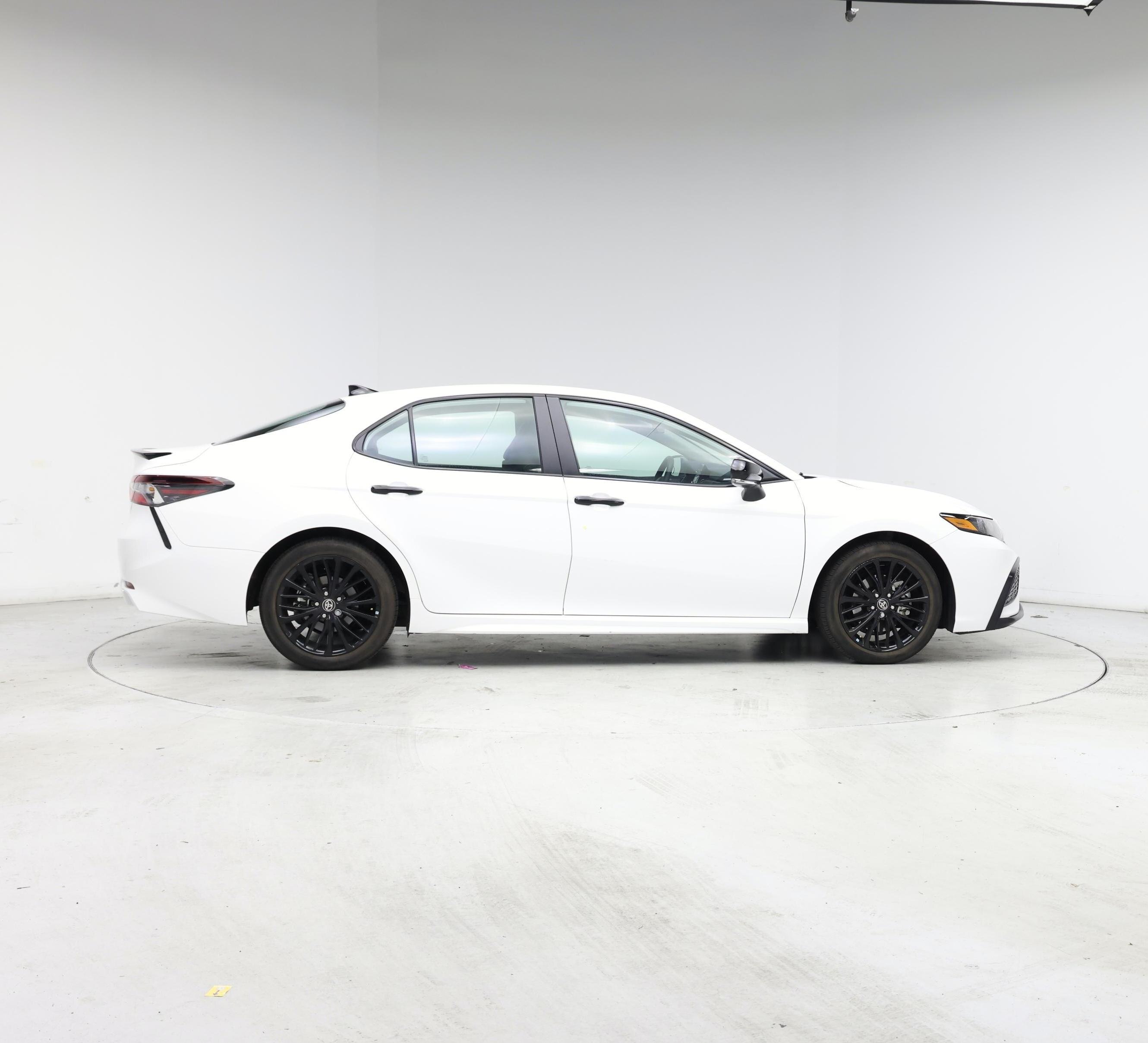 Thumbnail: 2022 Toyota Camry - 7