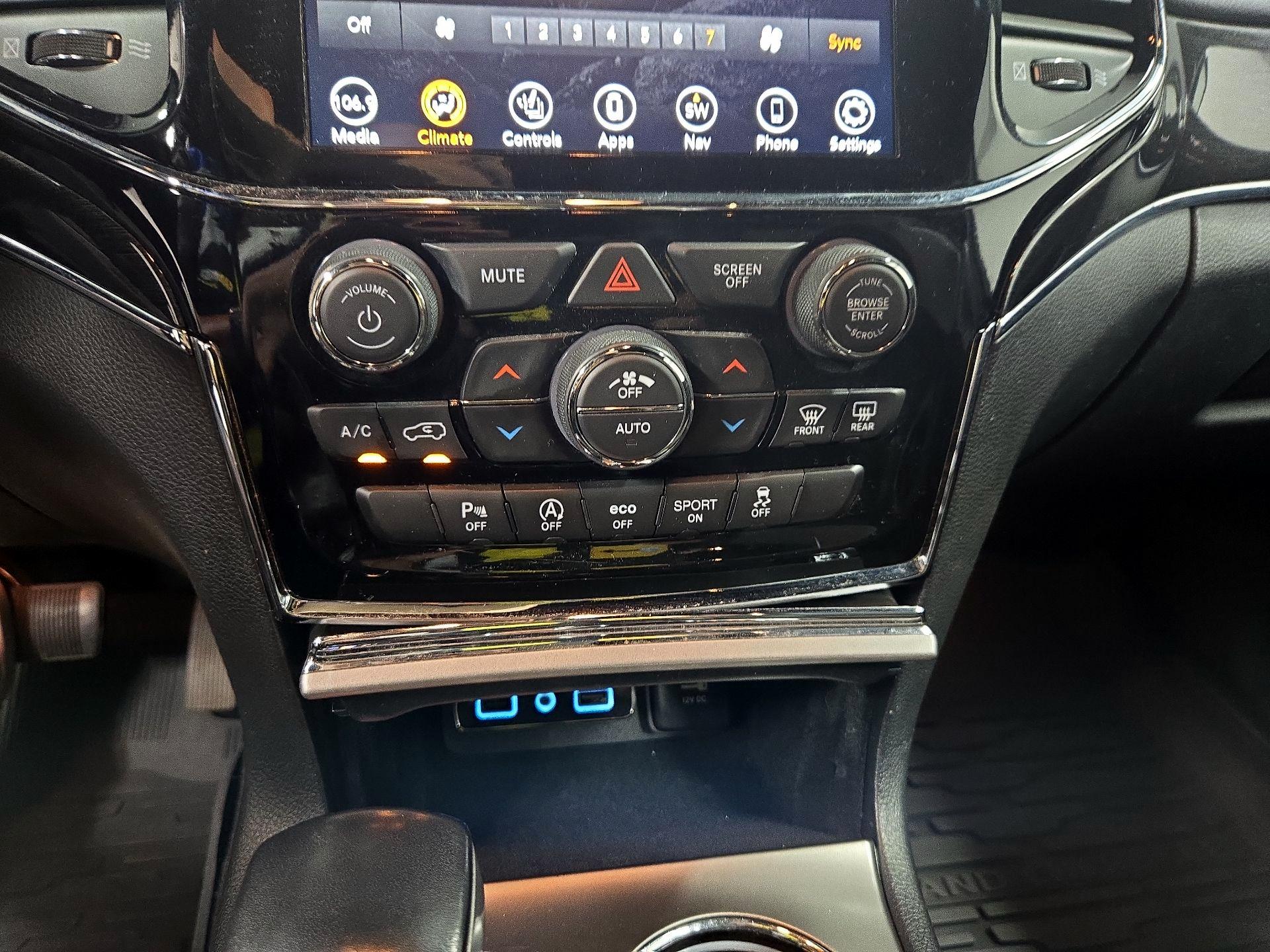 Thumbnail: 2020 Jeep Grand Cherokee - 17
