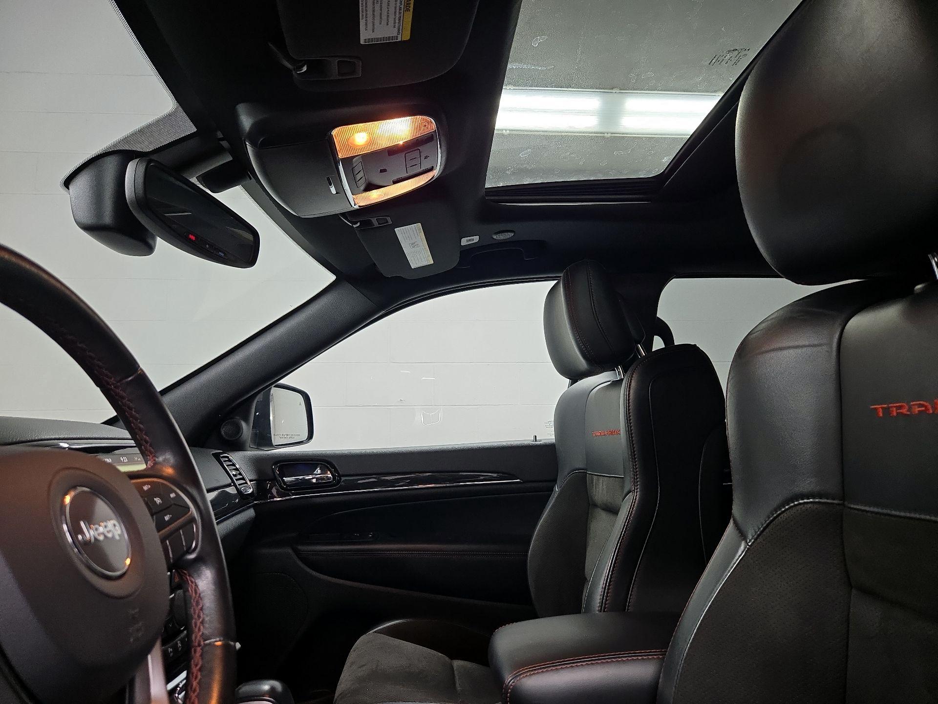 Thumbnail: 2020 Jeep Grand Cherokee - 20
