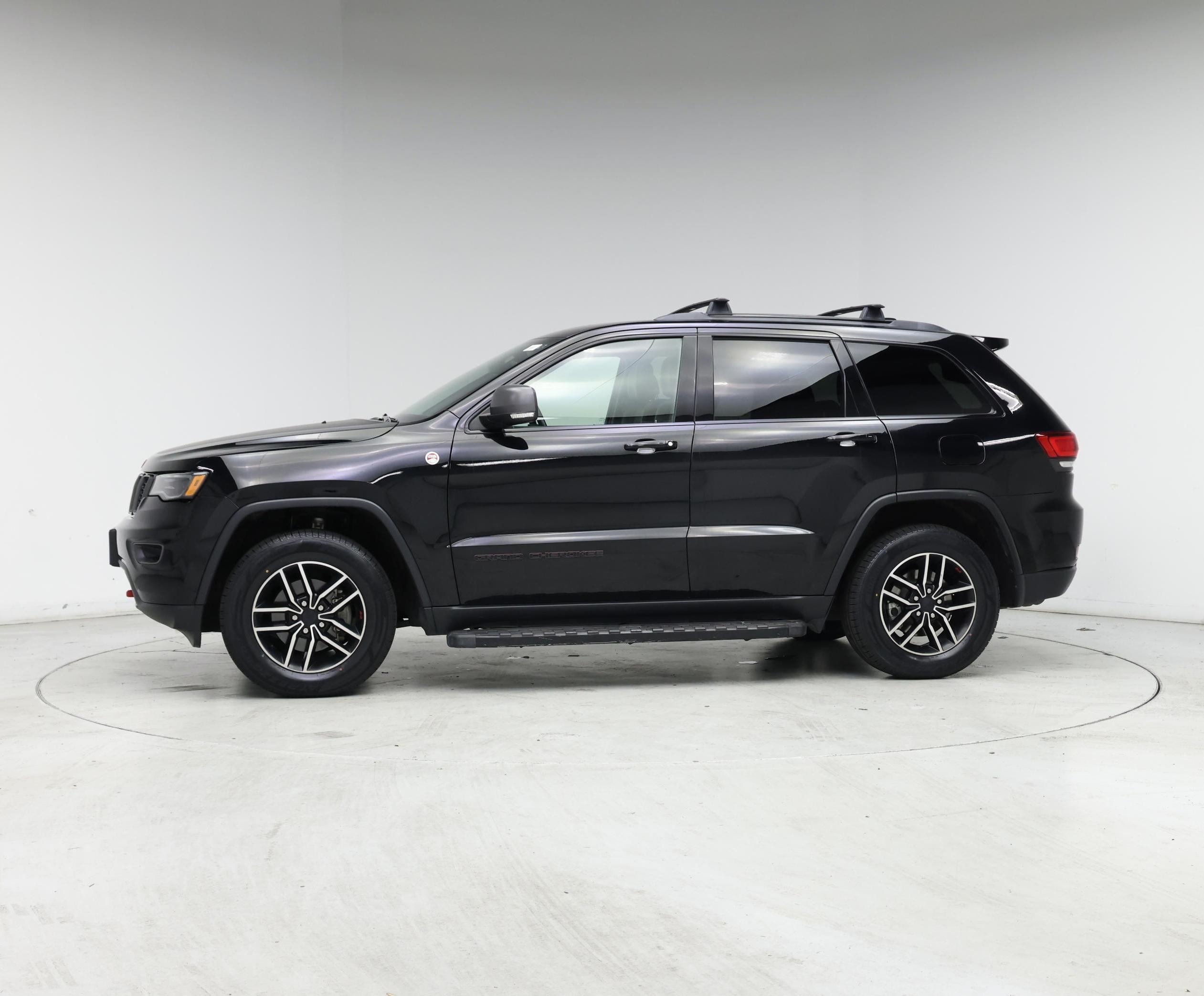 Thumbnail: 2020 Jeep Grand Cherokee - 3