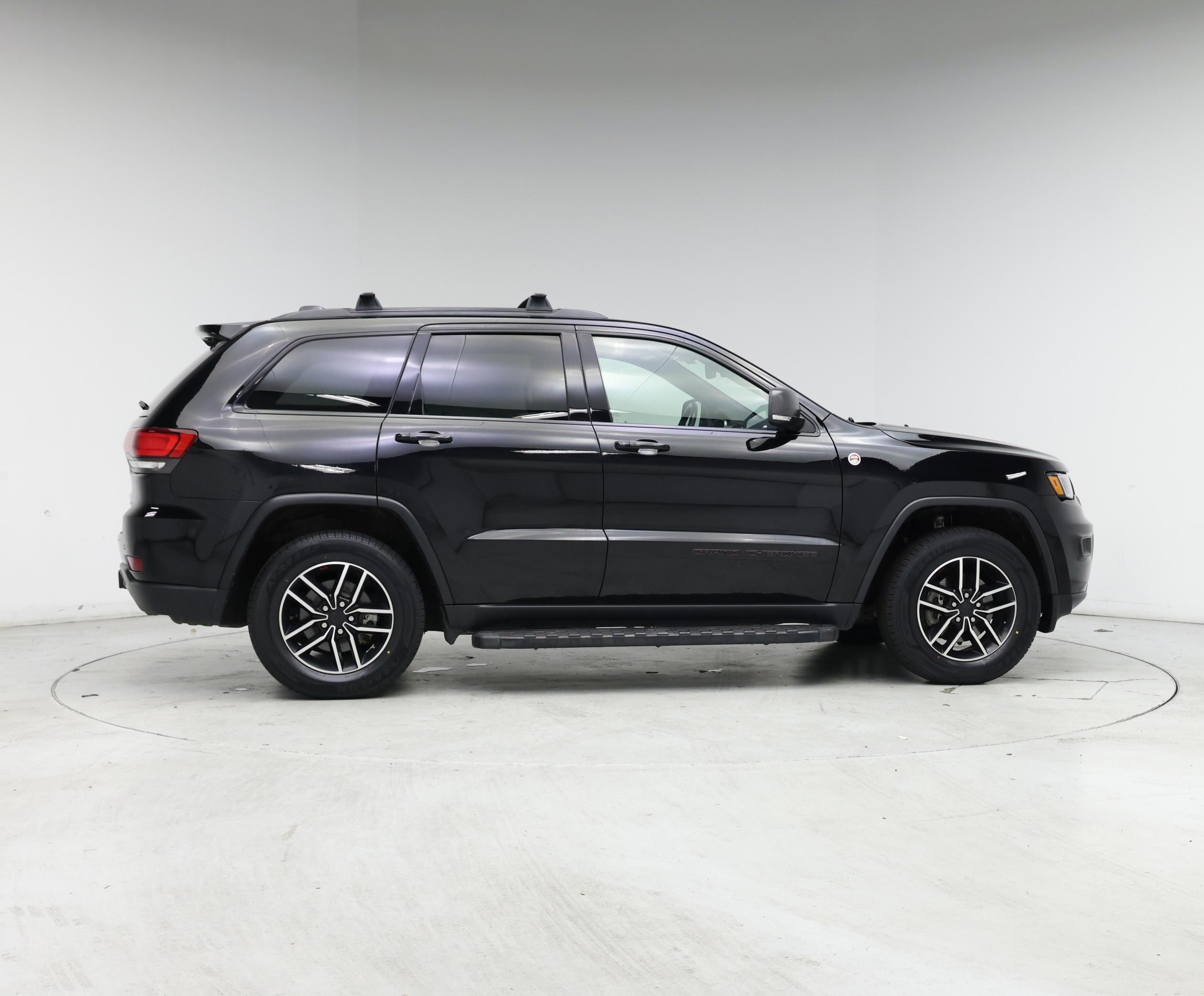 Thumbnail: 2020 Jeep Grand Cherokee - 7