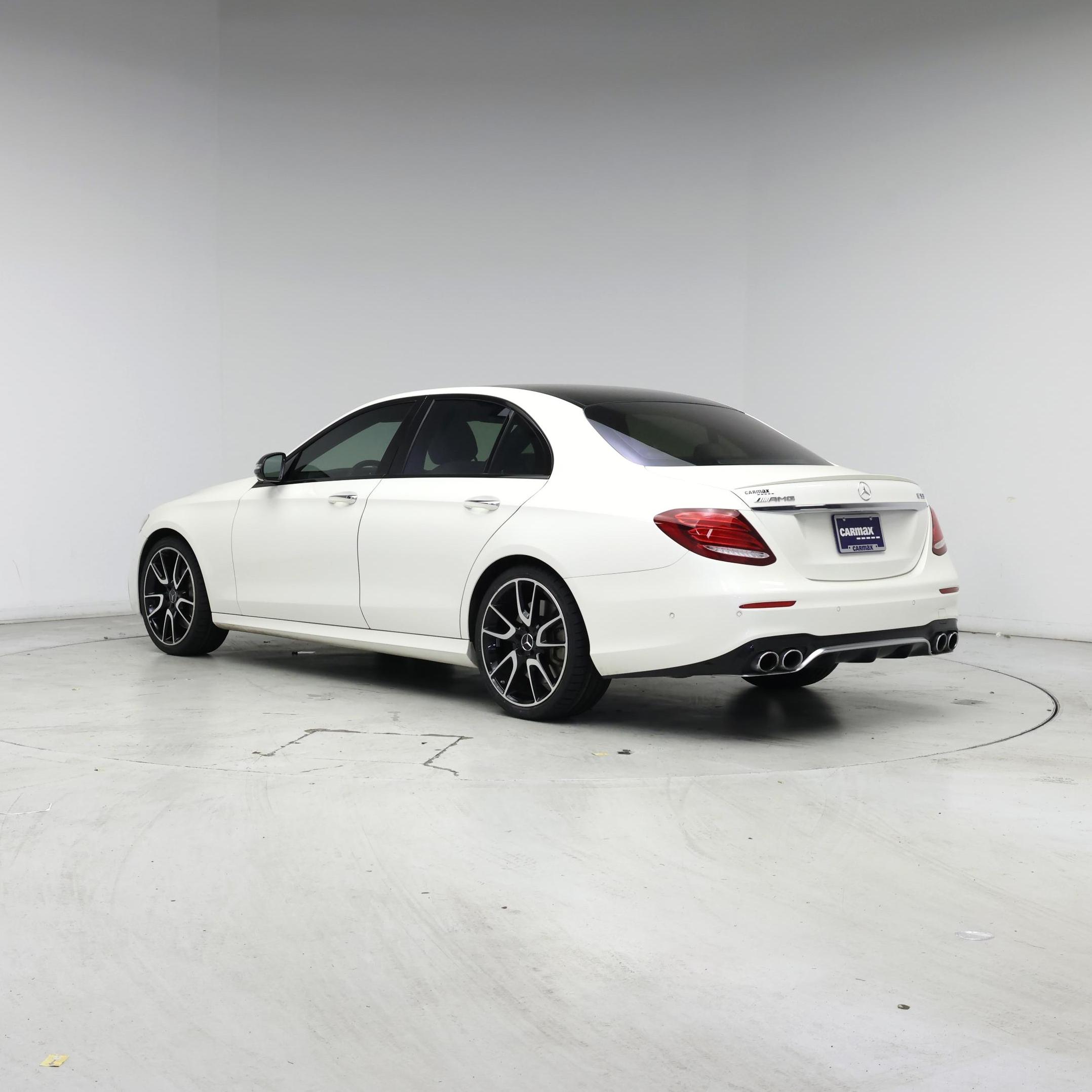 Thumbnail: 2019 Mercedes-Benz E-Class - 2