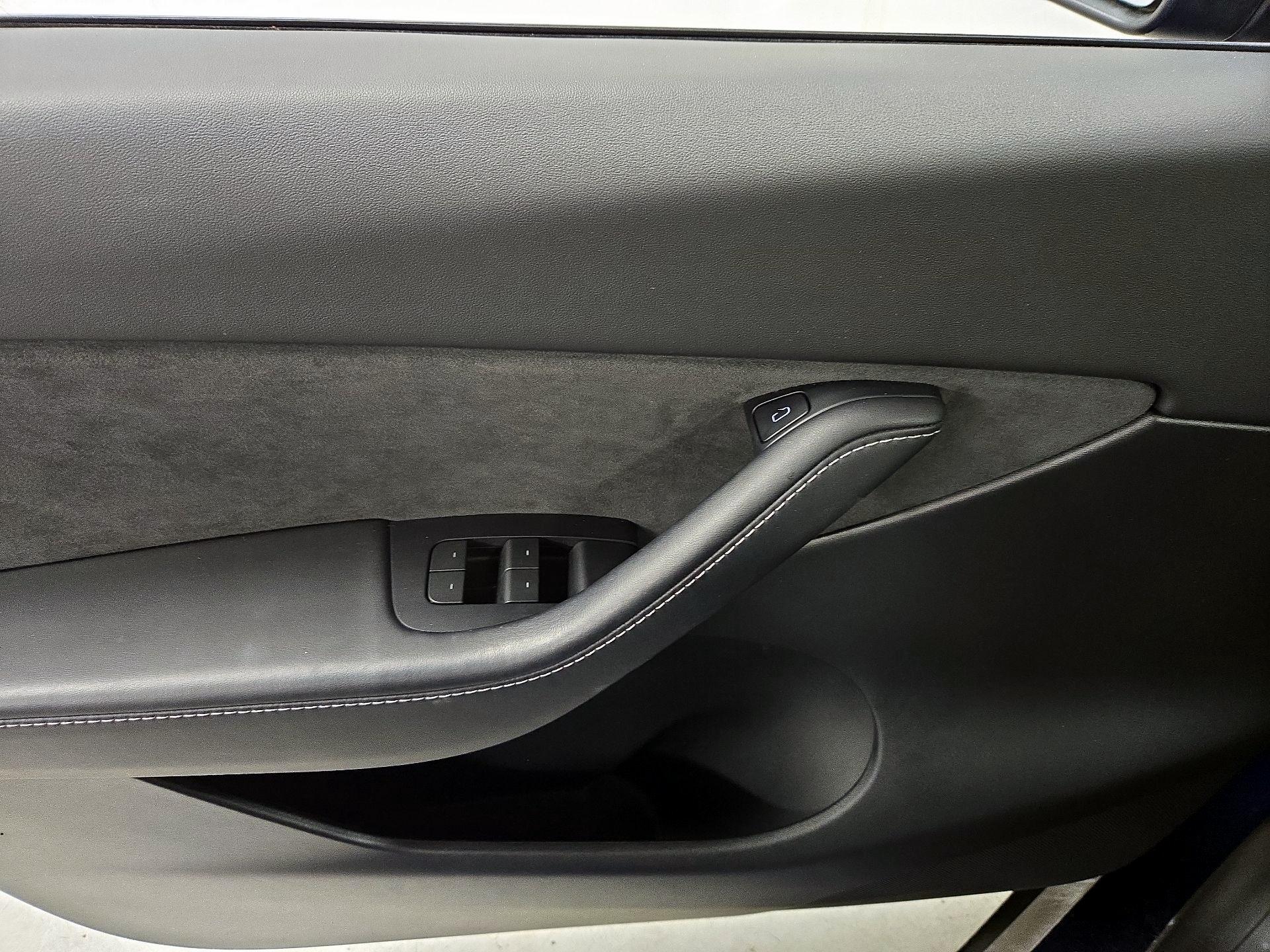 Thumbnail: 2022 Tesla Model Y - 12