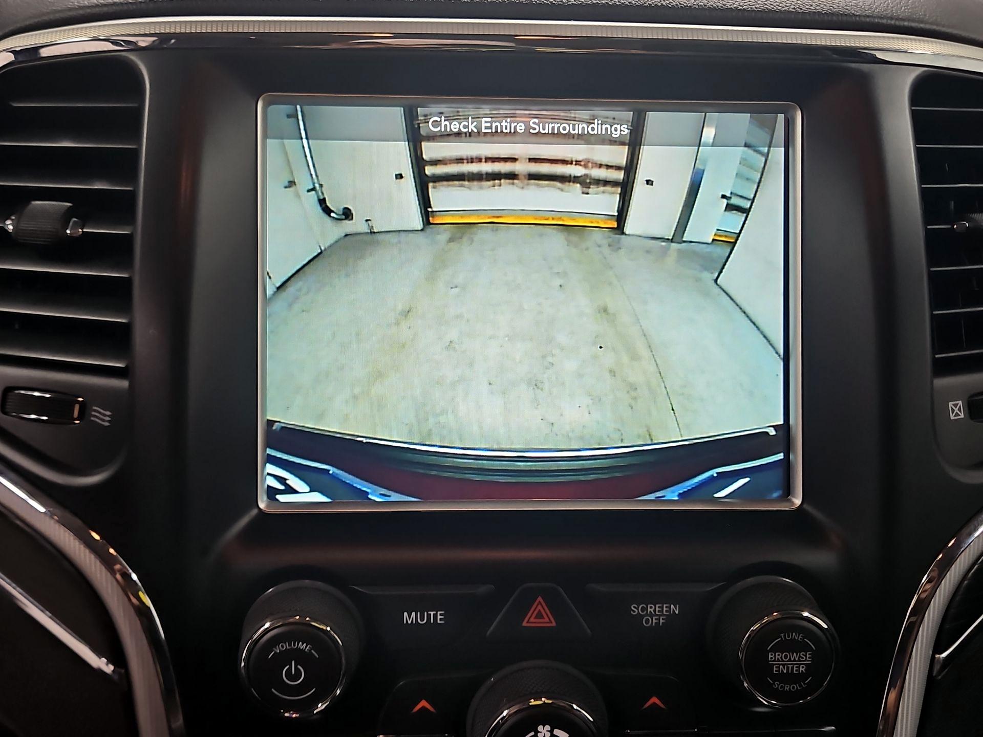 Thumbnail: 2018 Jeep Grand Cherokee - 15