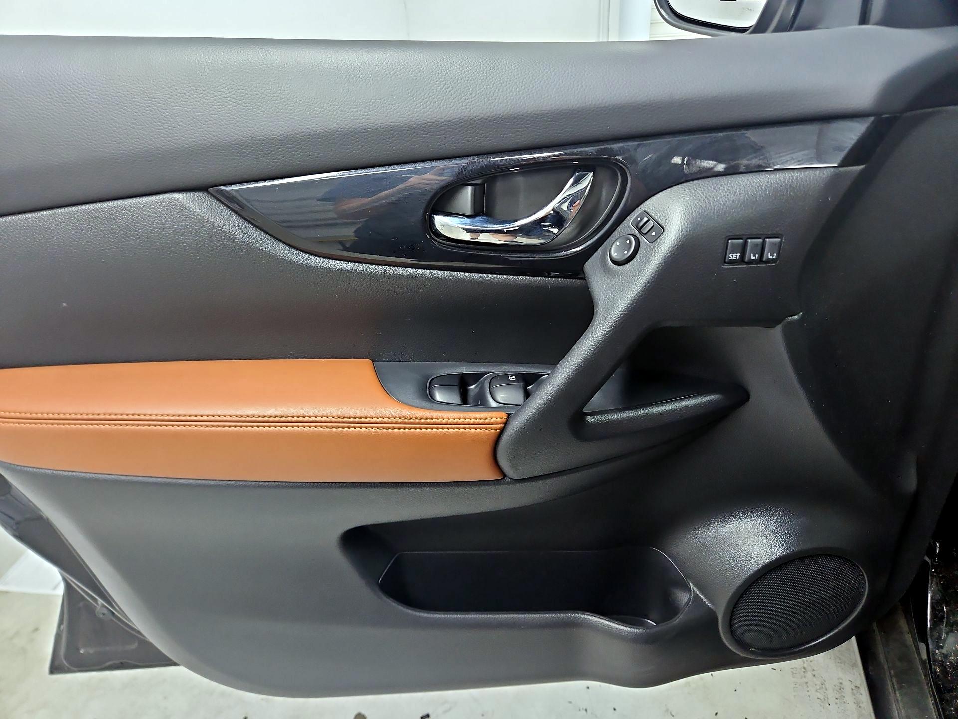 Thumbnail: 2019 Nissan Rogue - 12