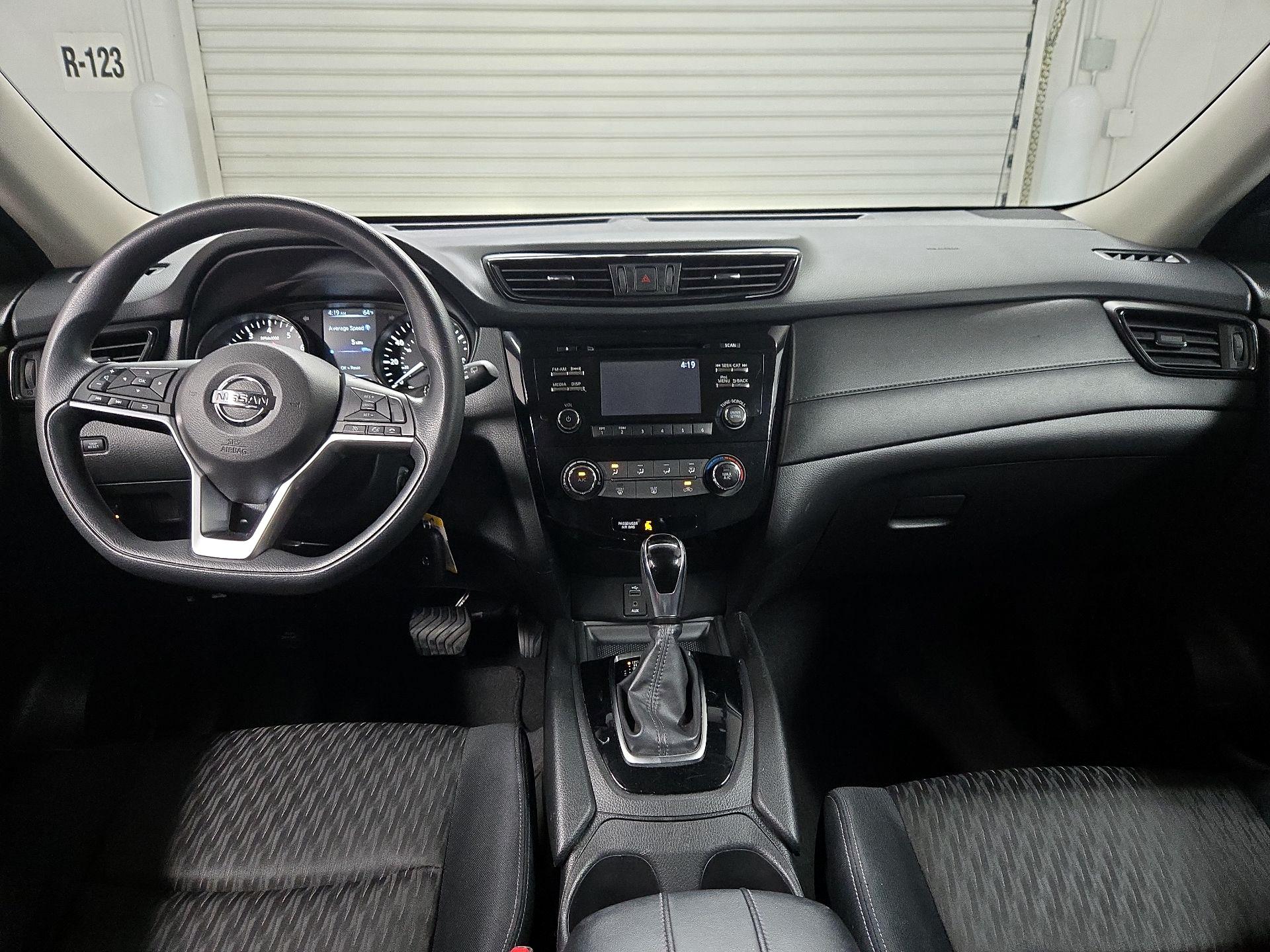 Thumbnail: 2017 Nissan Rogue - 9