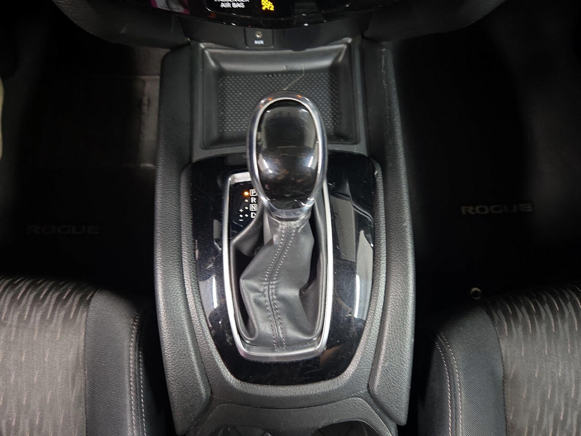 Thumbnail: 2017 Nissan Rogue - 17