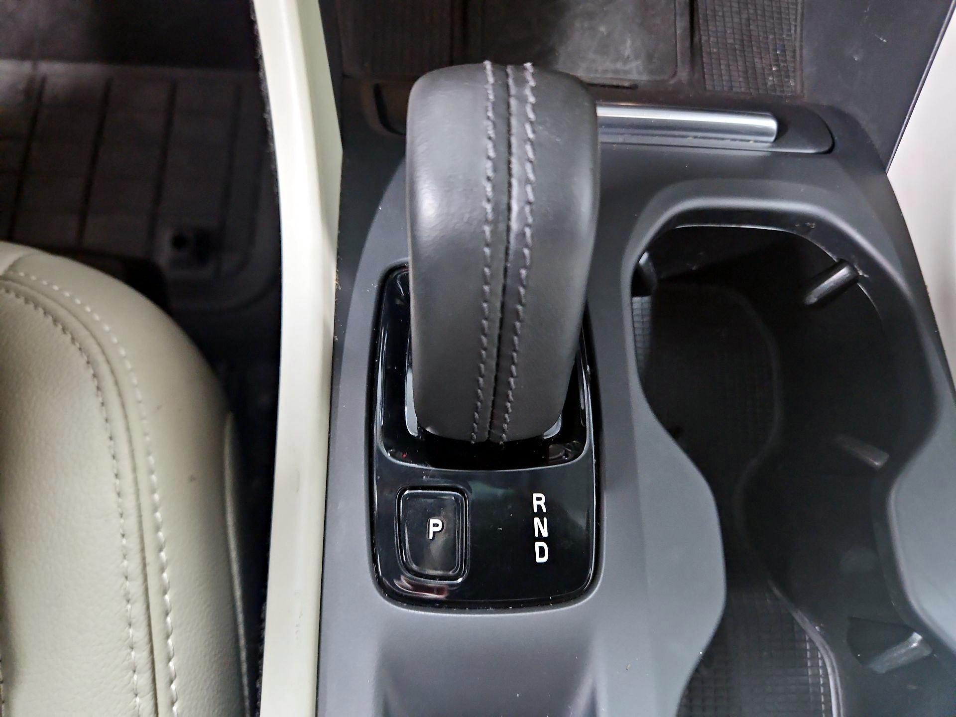 Thumbnail: 2019 Volvo XC40 - 17