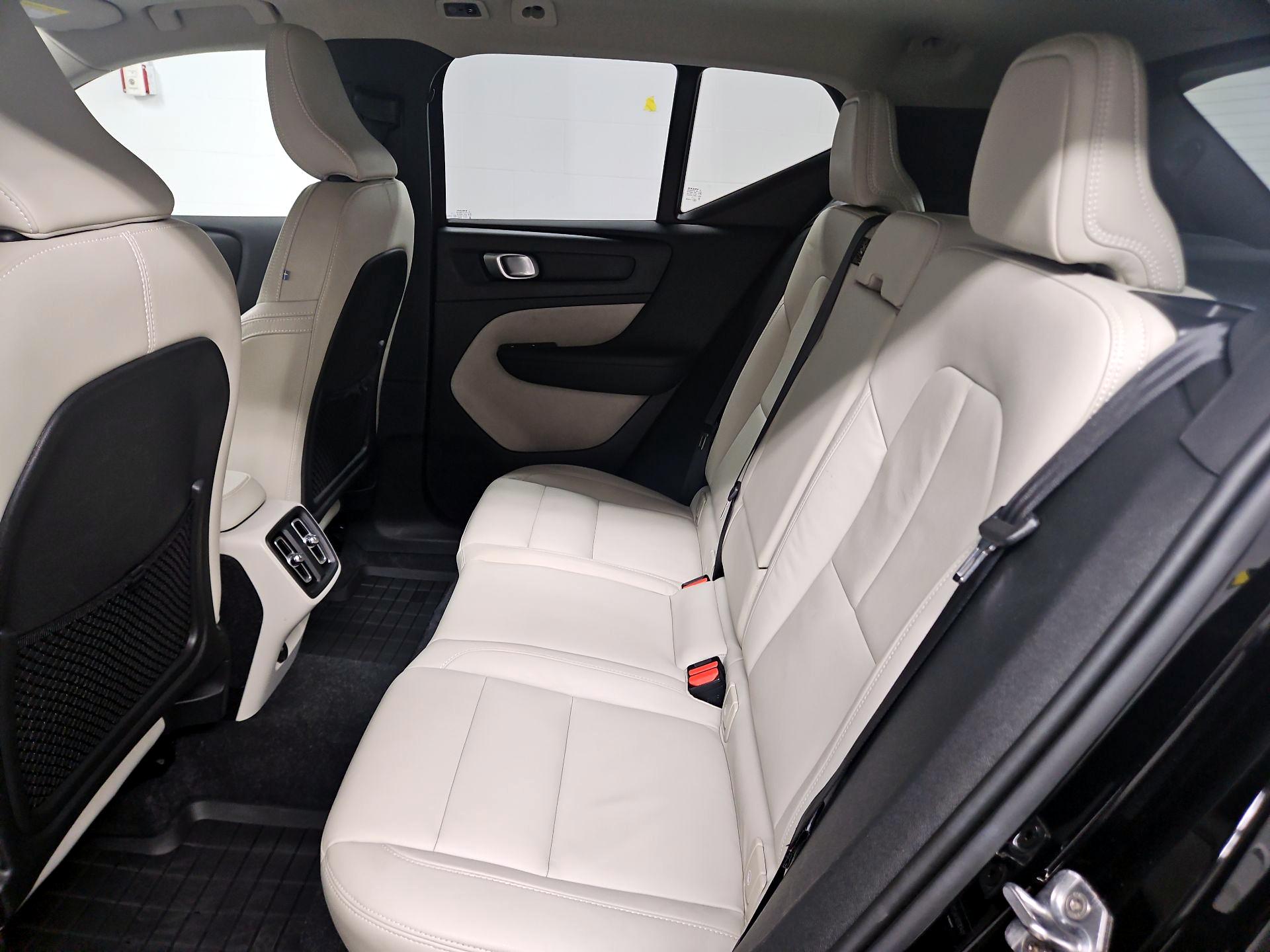 Thumbnail: 2019 Volvo XC40 - 20