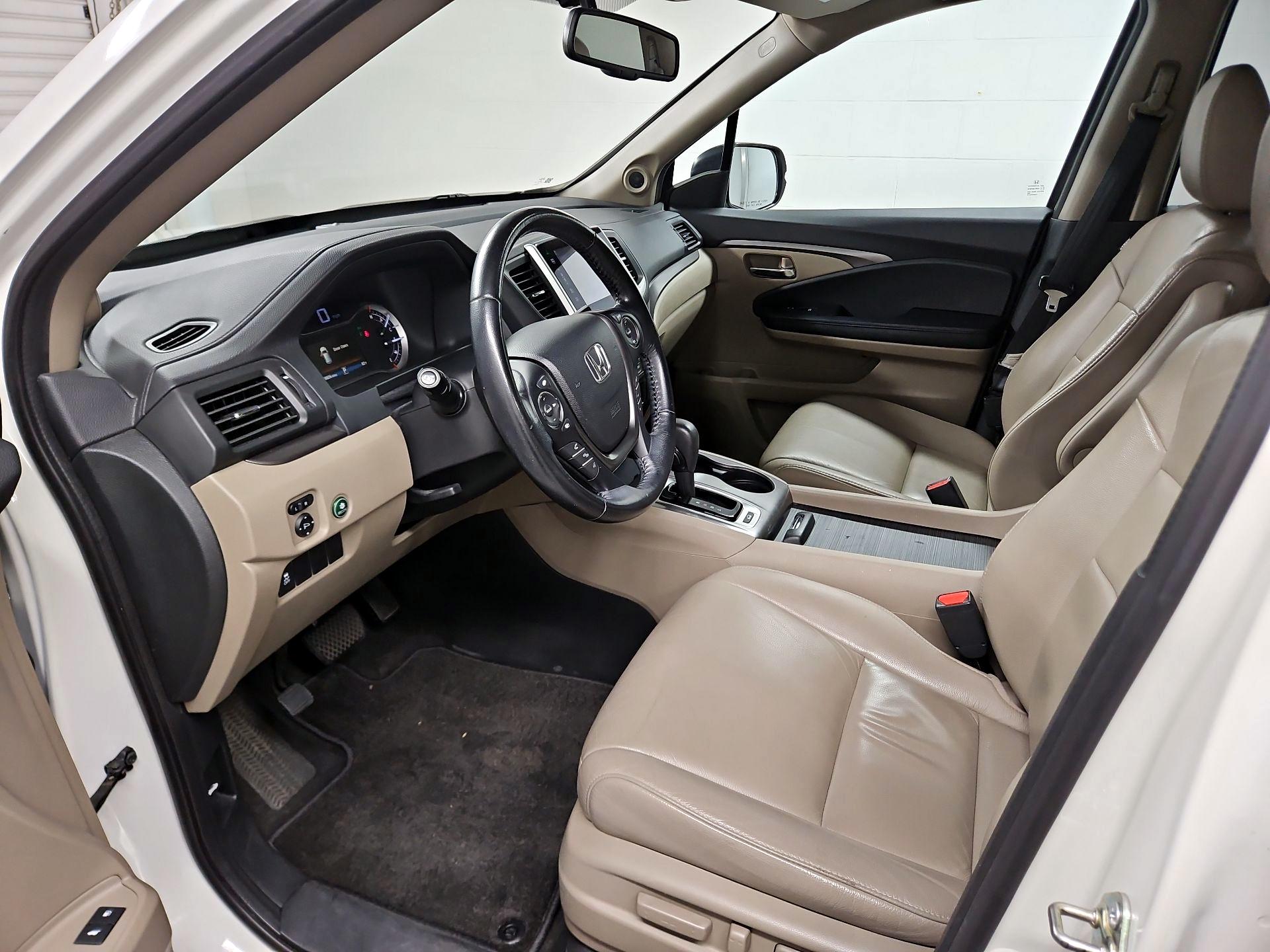Thumbnail: 2016 Honda Pilot - 11