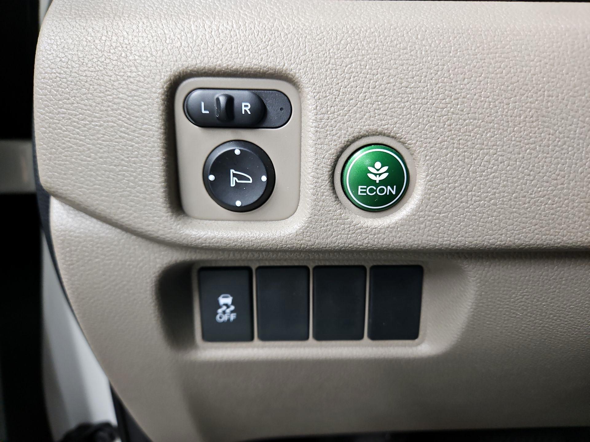 Thumbnail: 2016 Honda Pilot - 13