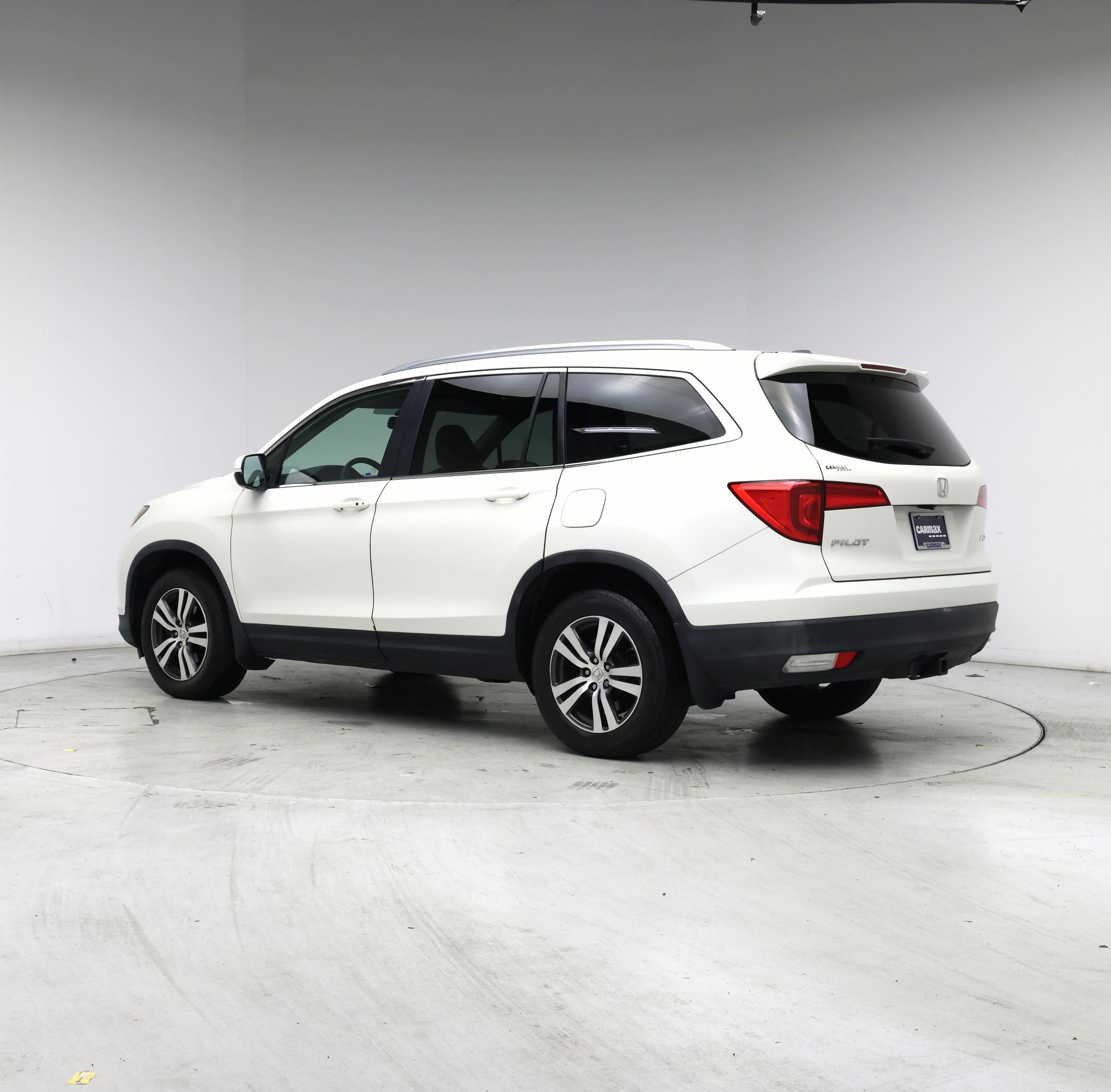 Thumbnail: 2016 Honda Pilot - 2