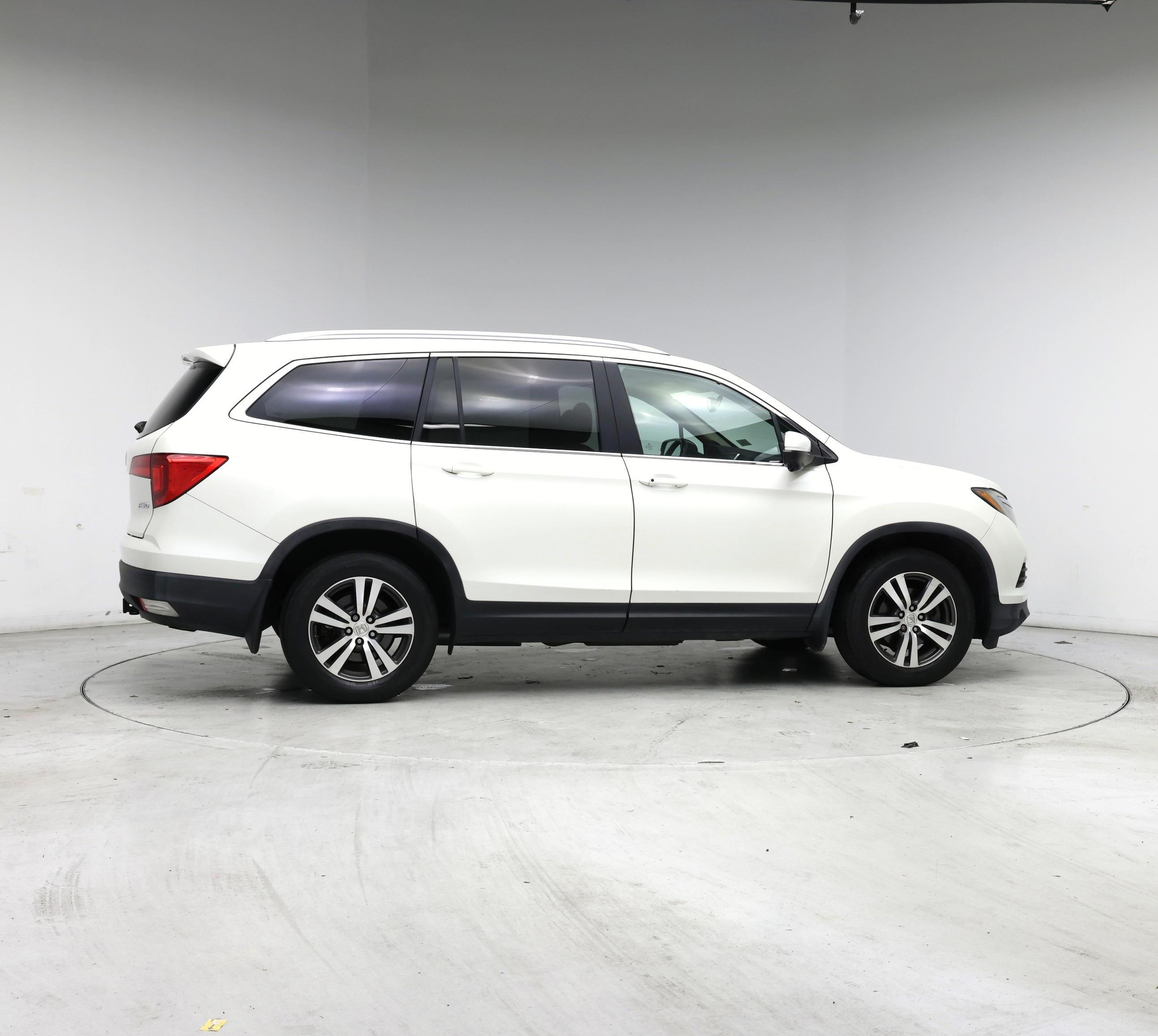 Thumbnail: 2016 Honda Pilot - 7