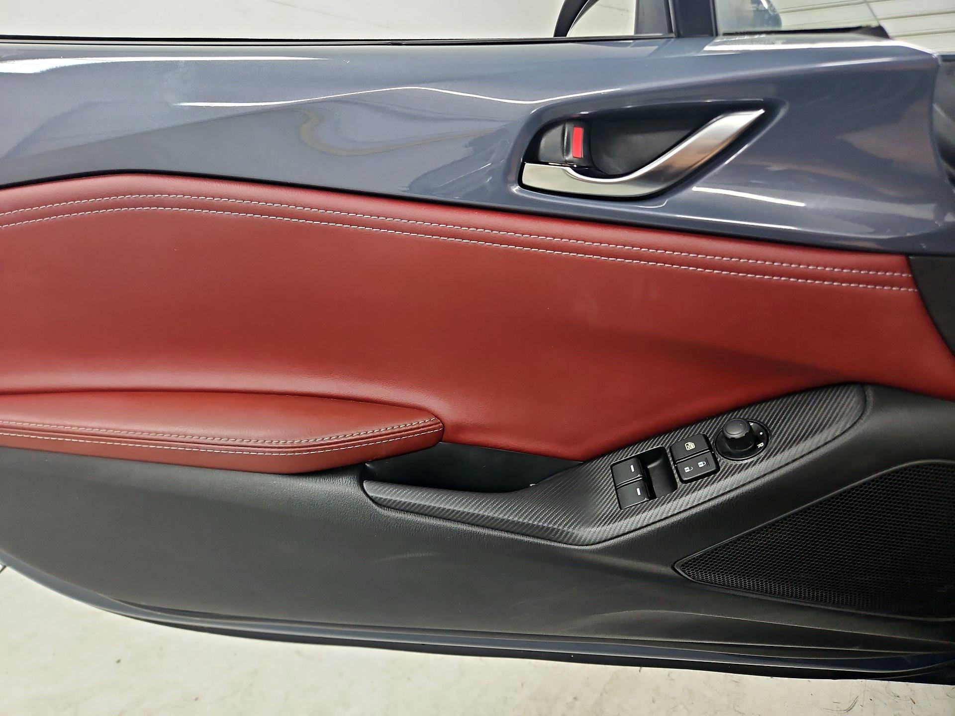 Thumbnail: 2020 Mazda MX-5 Miata - 12