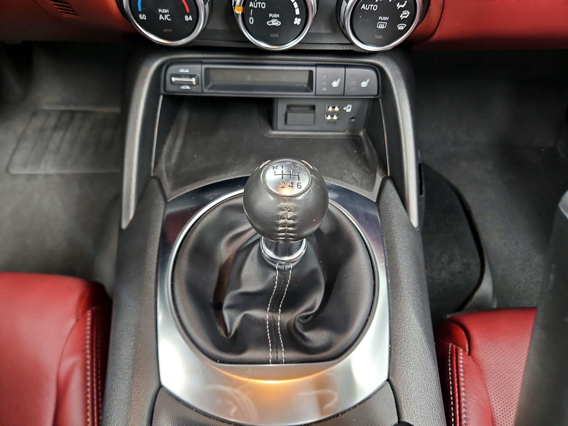Thumbnail: 2020 Mazda MX-5 Miata - 18