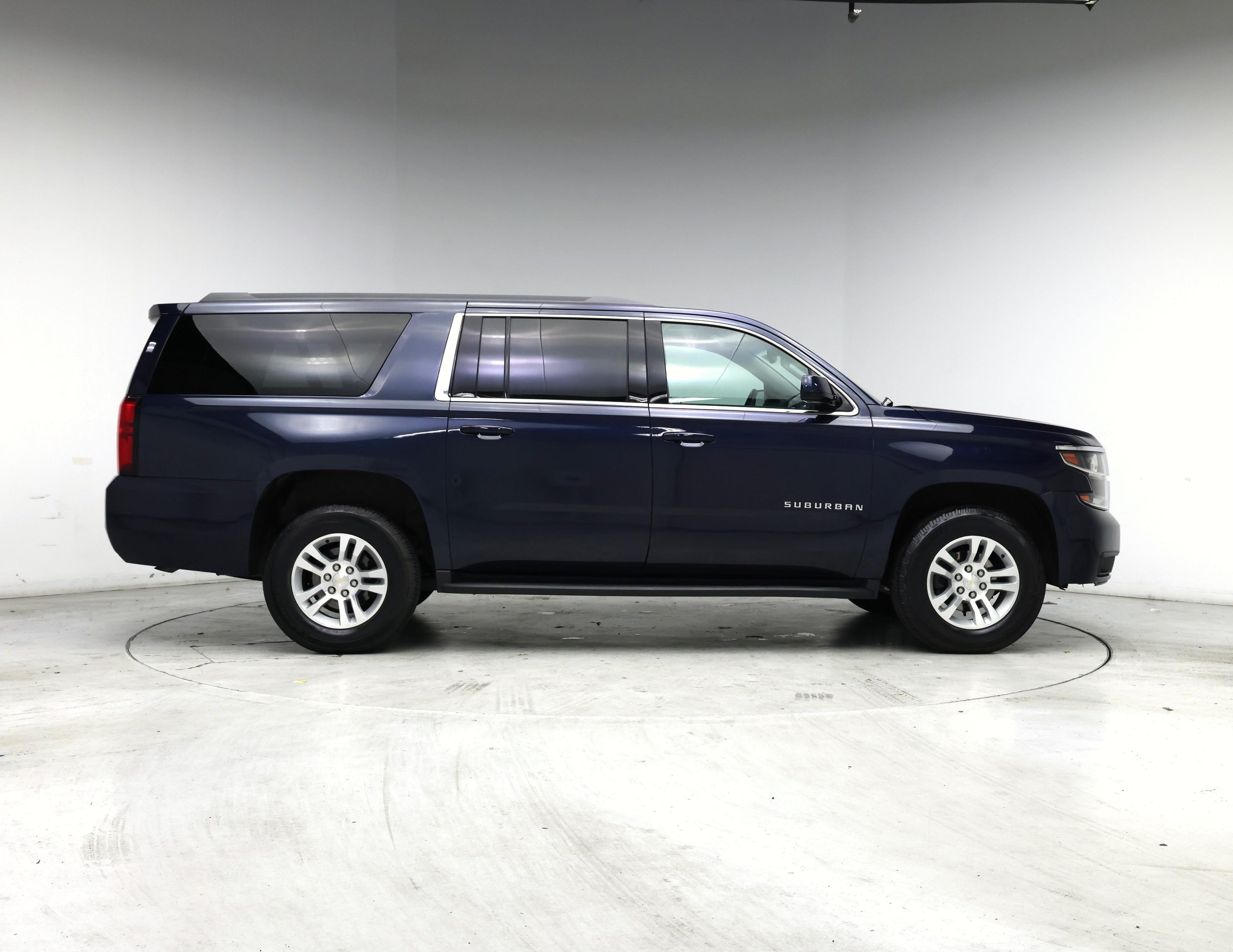 Thumbnail: 2018 Chevrolet Suburban - 7