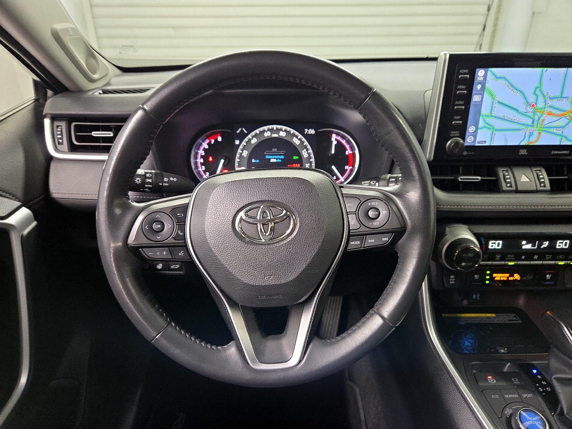 Thumbnail: 2019 Toyota RAV4 - 10