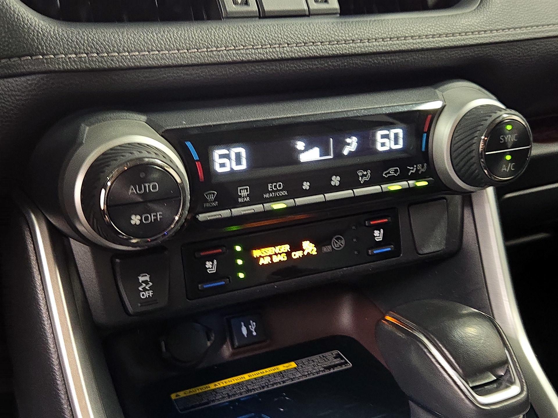 Thumbnail: 2019 Toyota RAV4 - 17