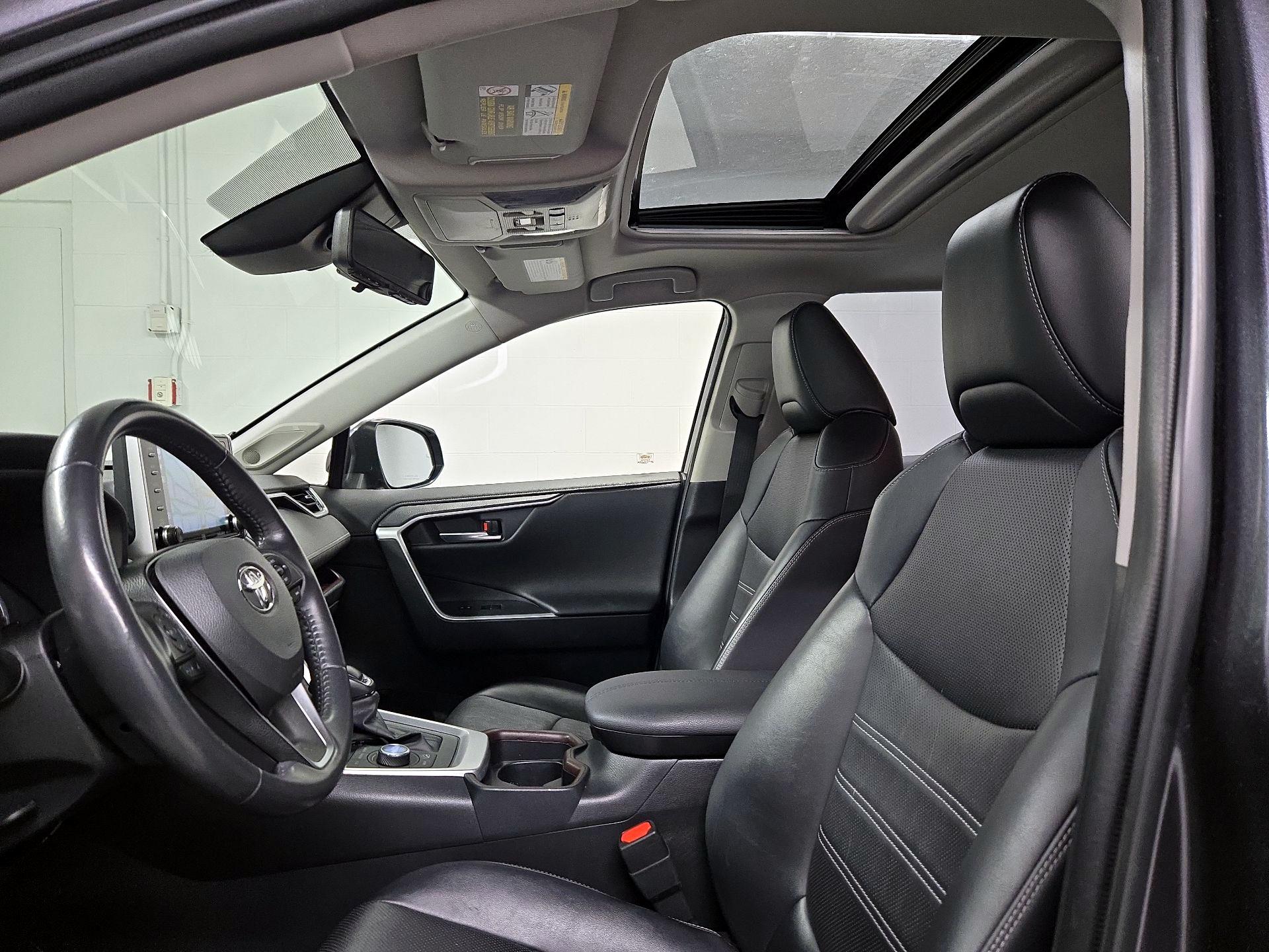 Thumbnail: 2019 Toyota RAV4 - 20