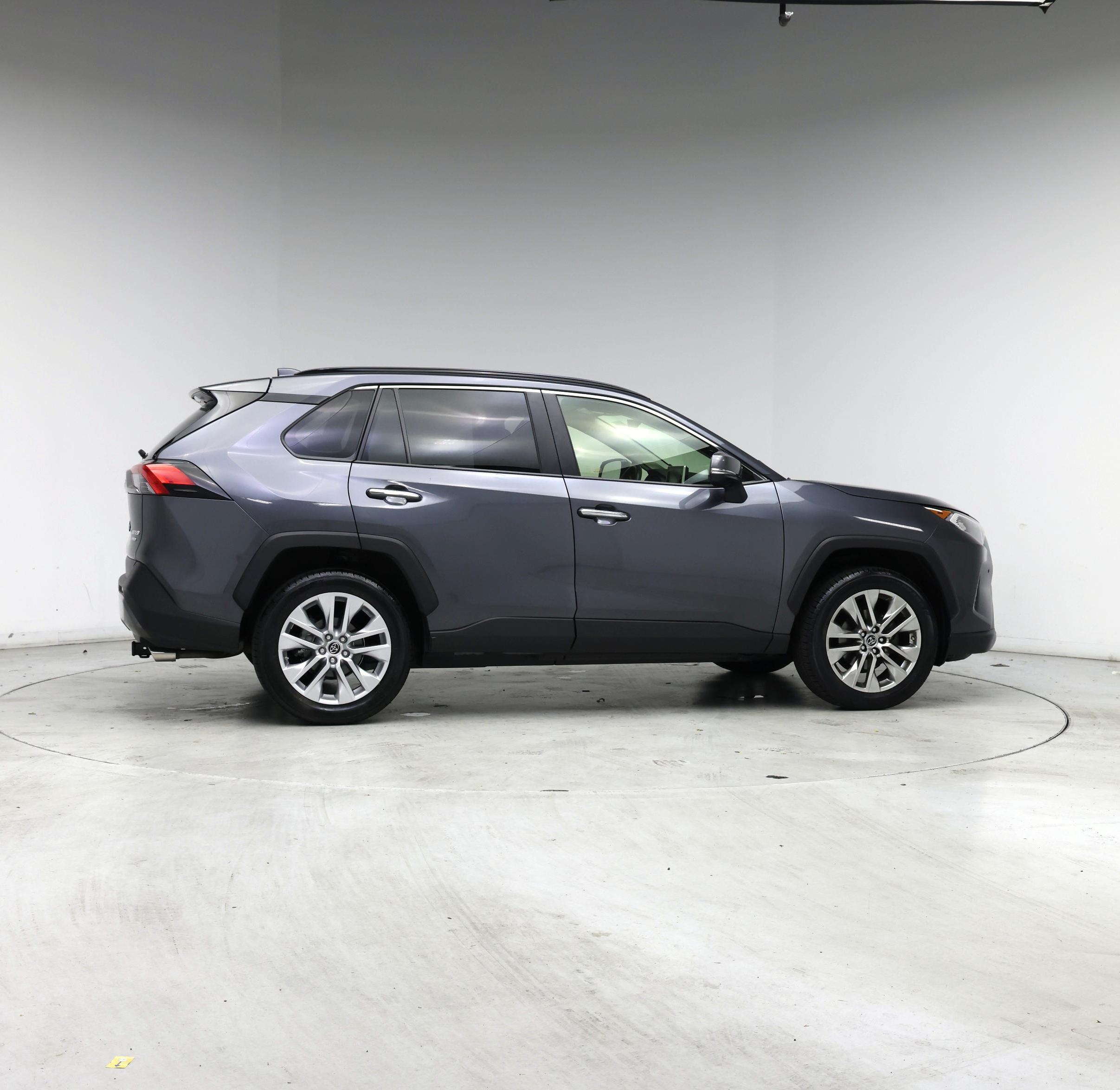 Thumbnail: 2019 Toyota RAV4 - 7