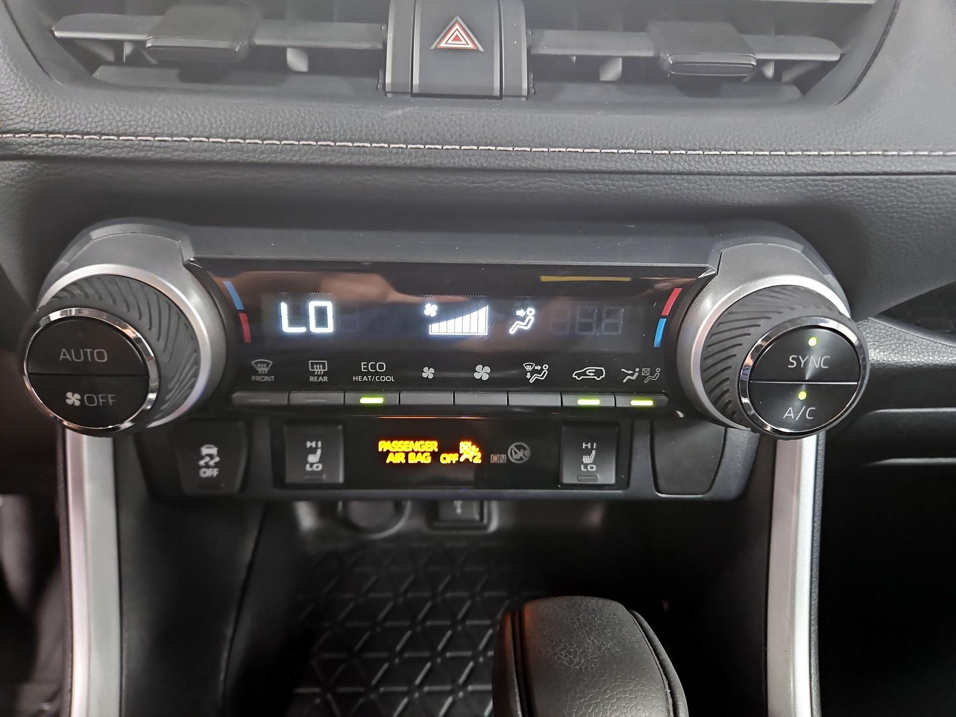 Thumbnail: 2020 Toyota RAV4 - 16