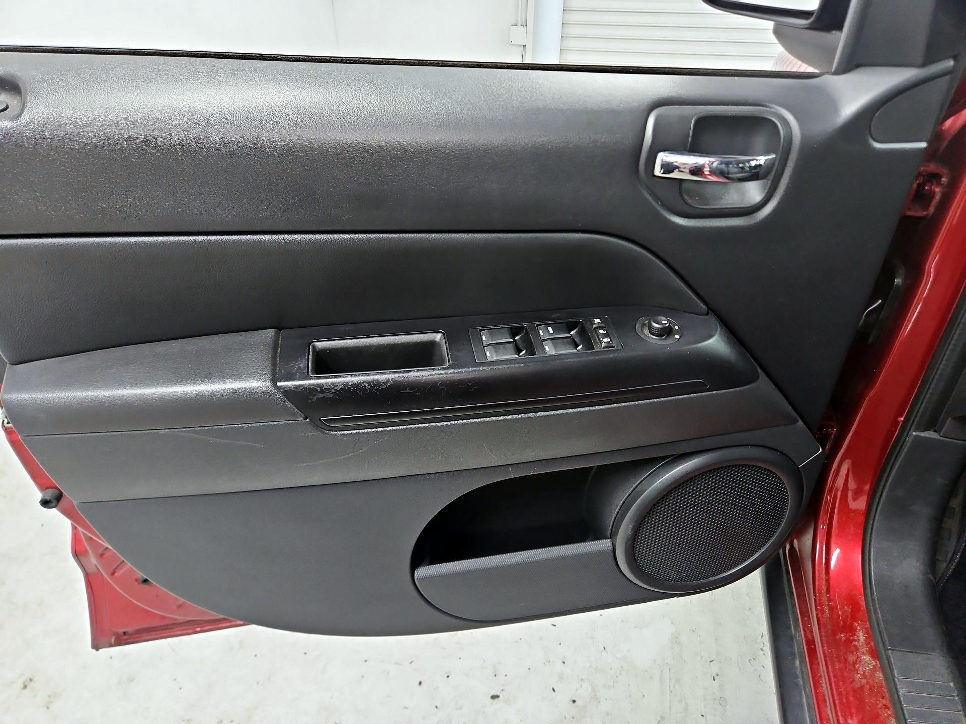 Thumbnail: 2013 Jeep Compass - 12