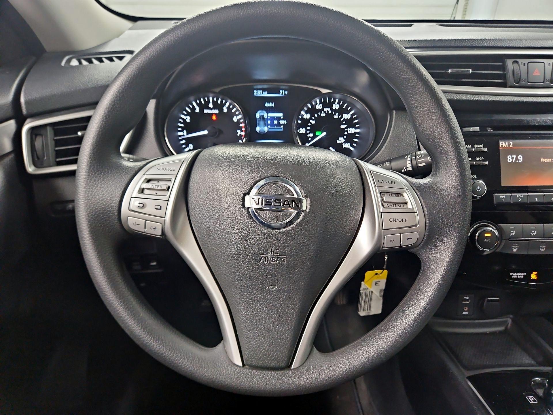 Thumbnail: 2016 Nissan Rogue - 10