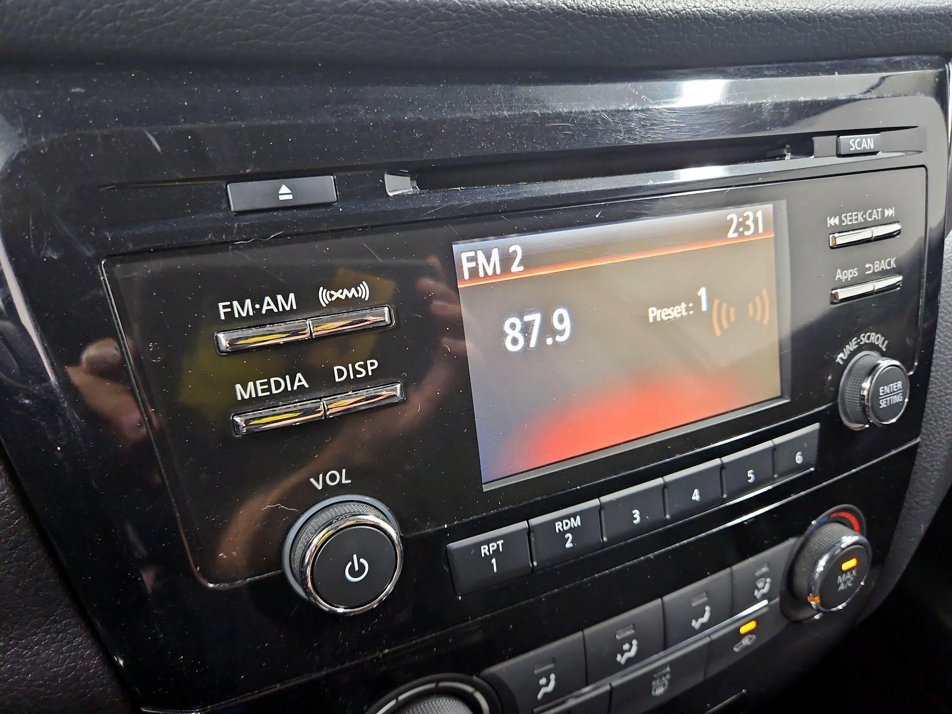 Thumbnail: 2016 Nissan Rogue - 15