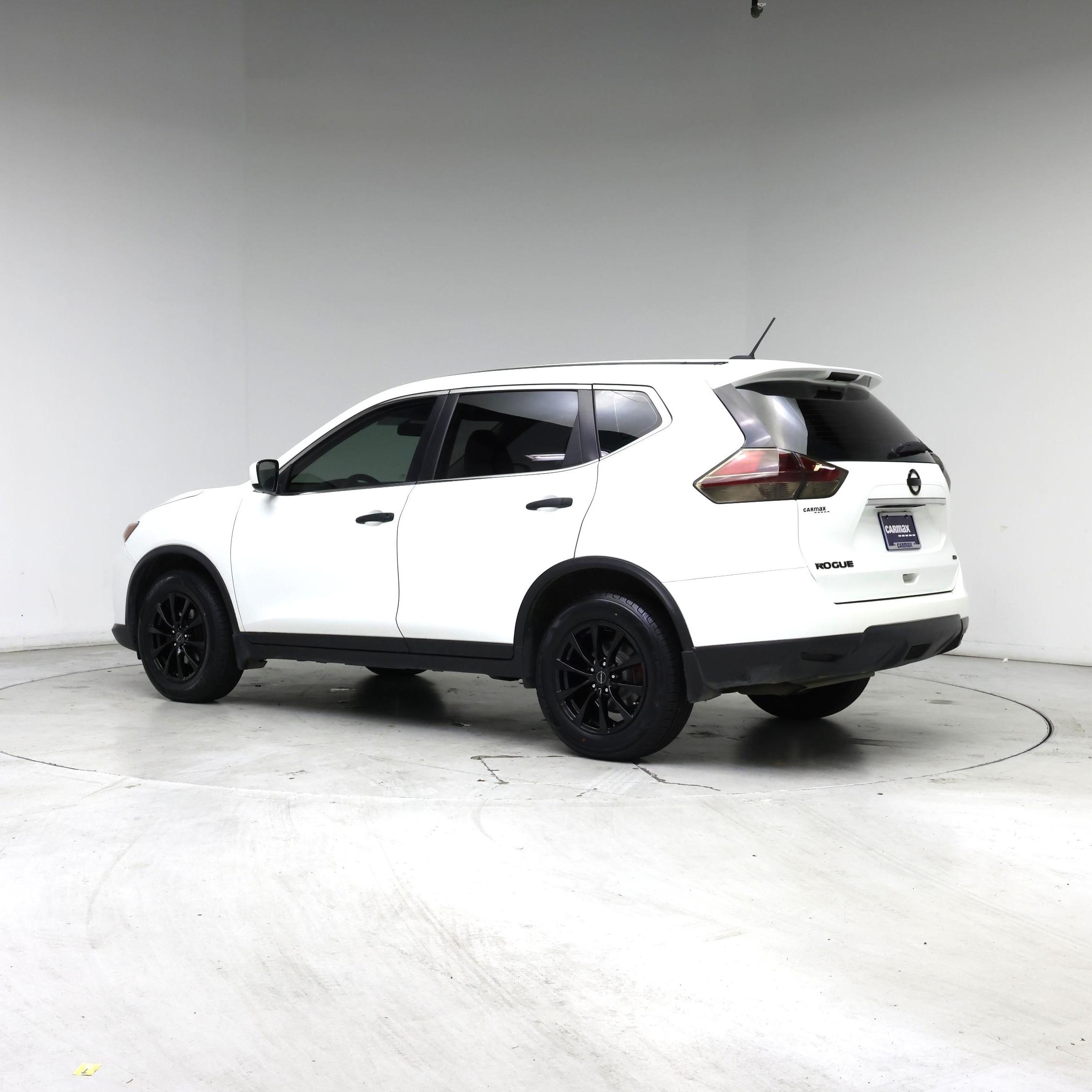 Thumbnail: 2016 Nissan Rogue - 2