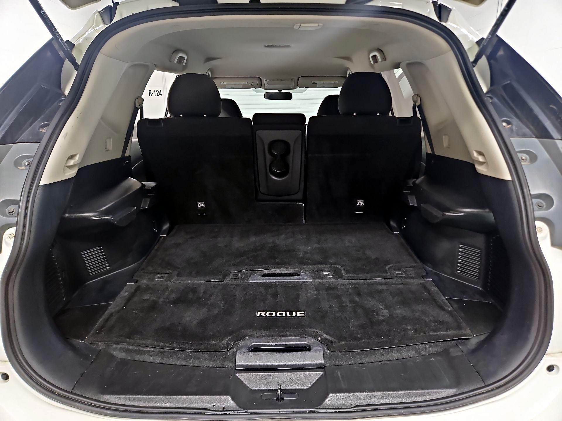 Thumbnail: 2016 Nissan Rogue - 20