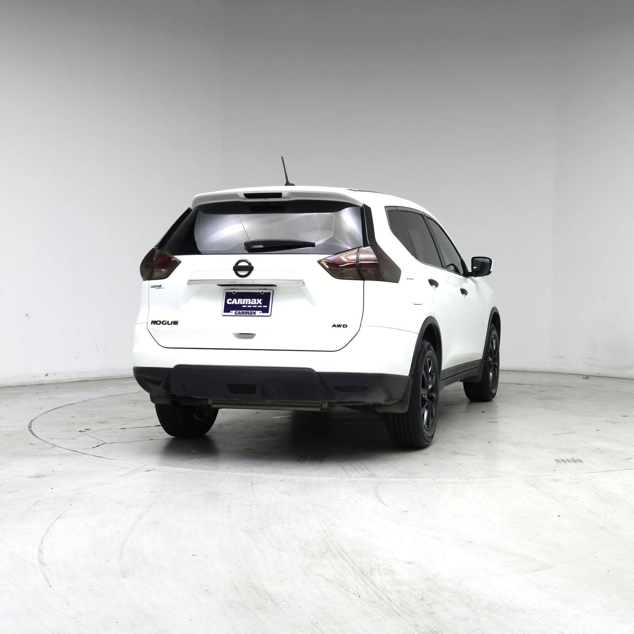 Thumbnail: 2016 Nissan Rogue - 8