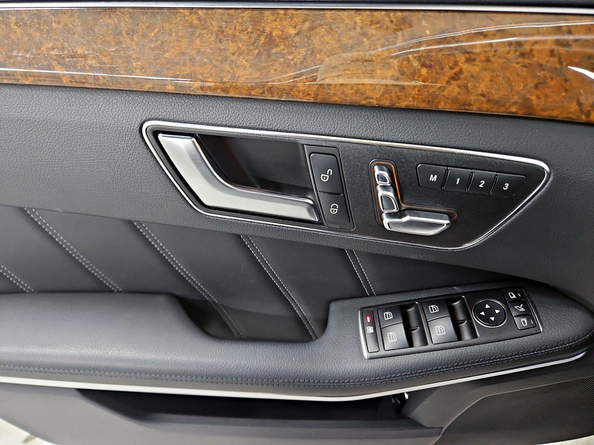 Thumbnail: 2015 Mercedes-Benz E-Class - 12