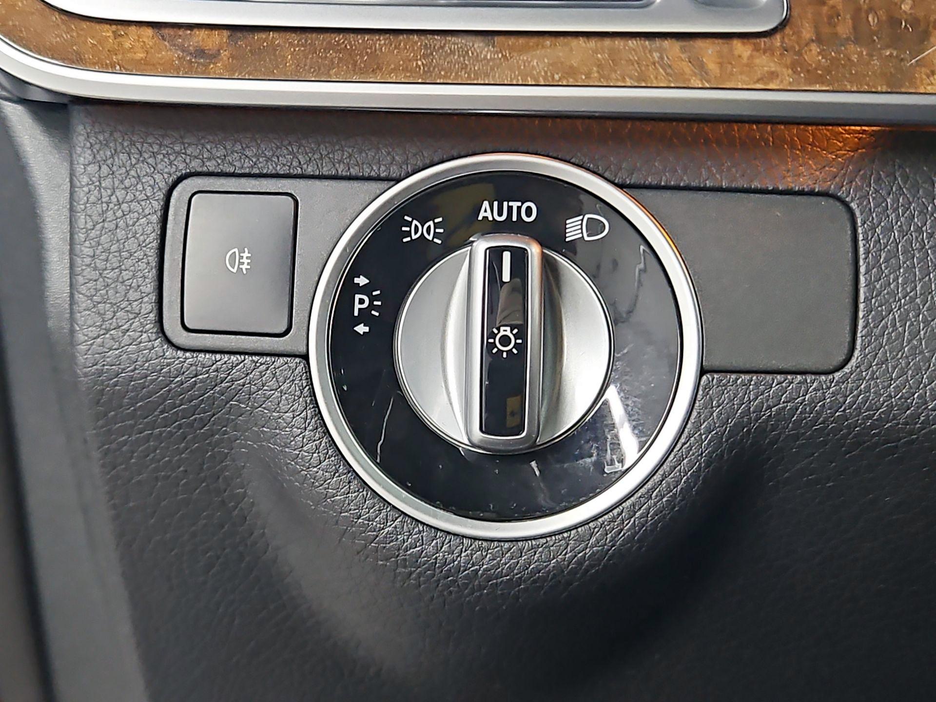 Thumbnail: 2015 Mercedes-Benz E-Class - 13