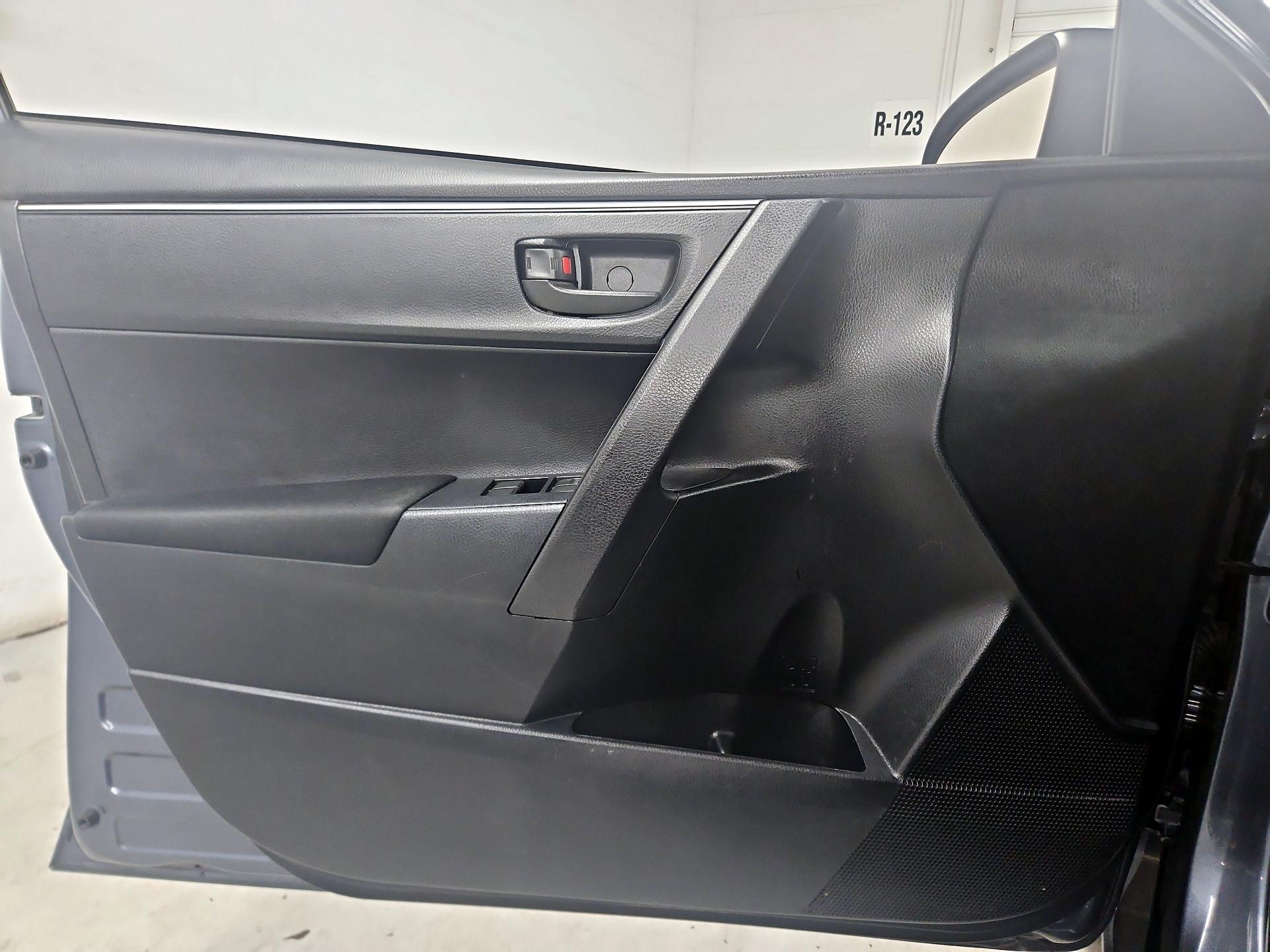 Thumbnail: 2014 Toyota Corolla - 12