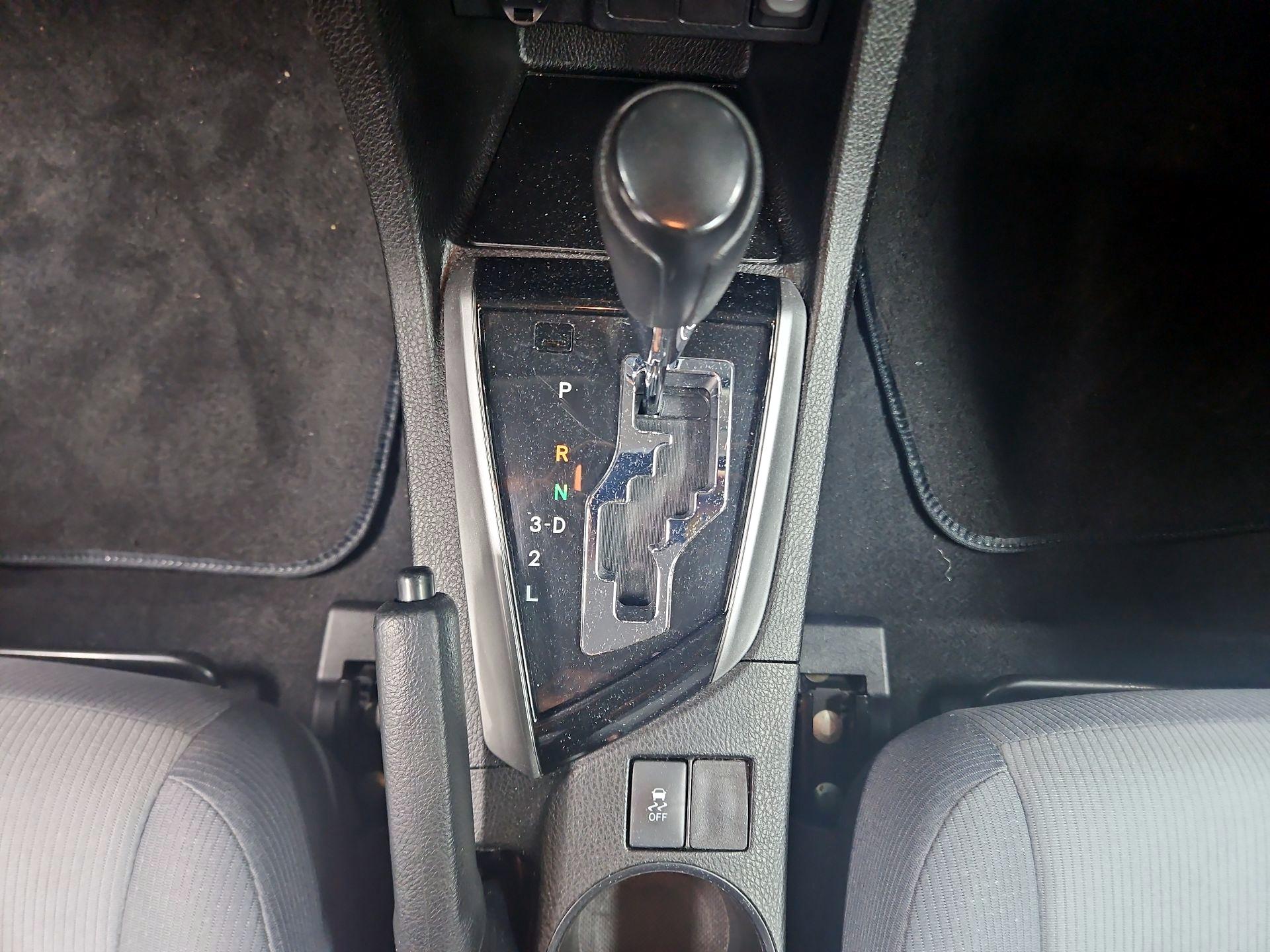 Thumbnail: 2014 Toyota Corolla - 16