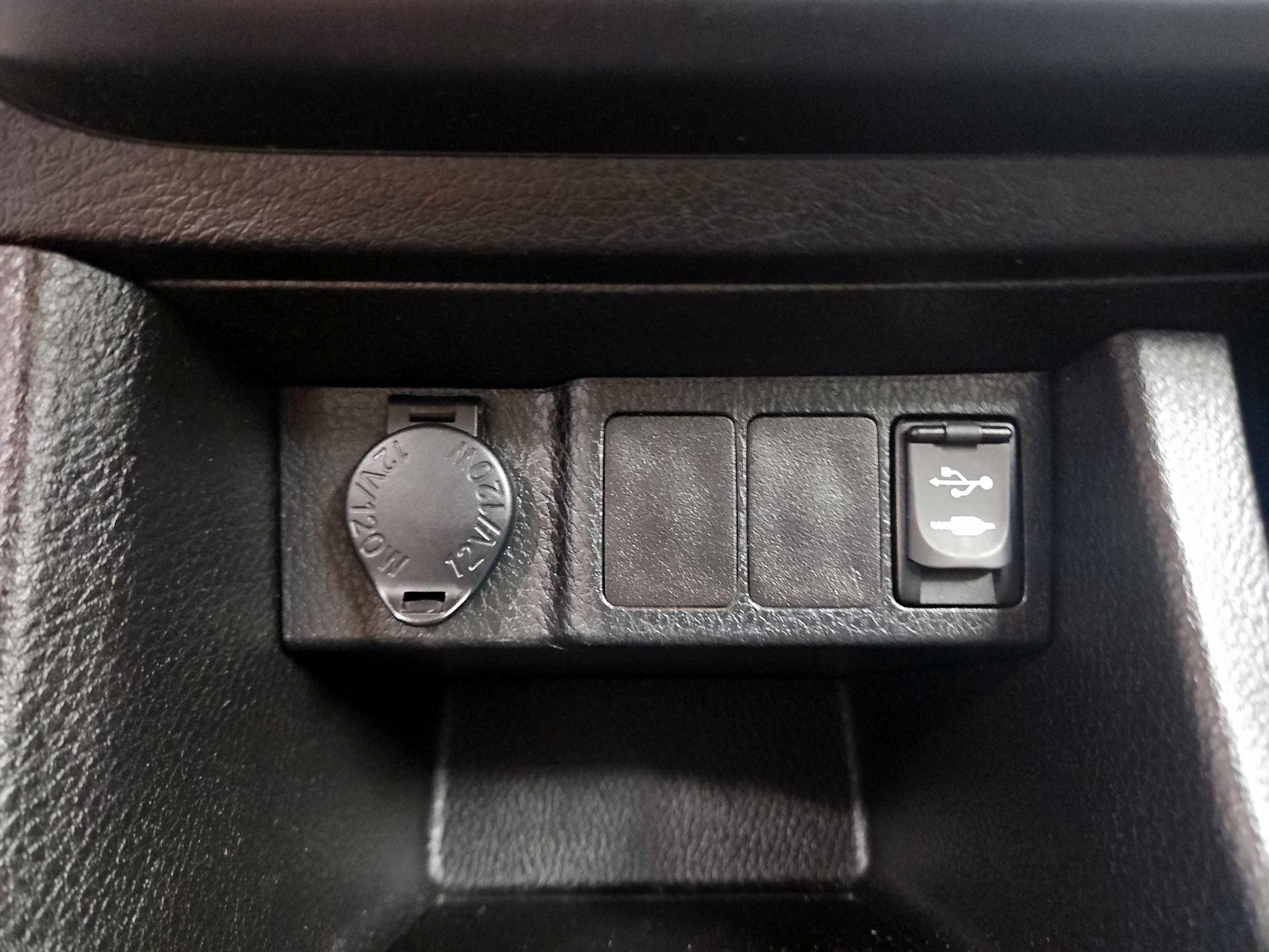Thumbnail: 2014 Toyota Corolla - 17